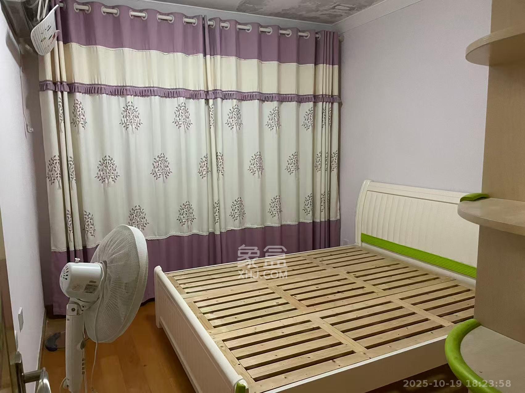 中海国际四期  2室2厅1卫    1900.0元/月室内图