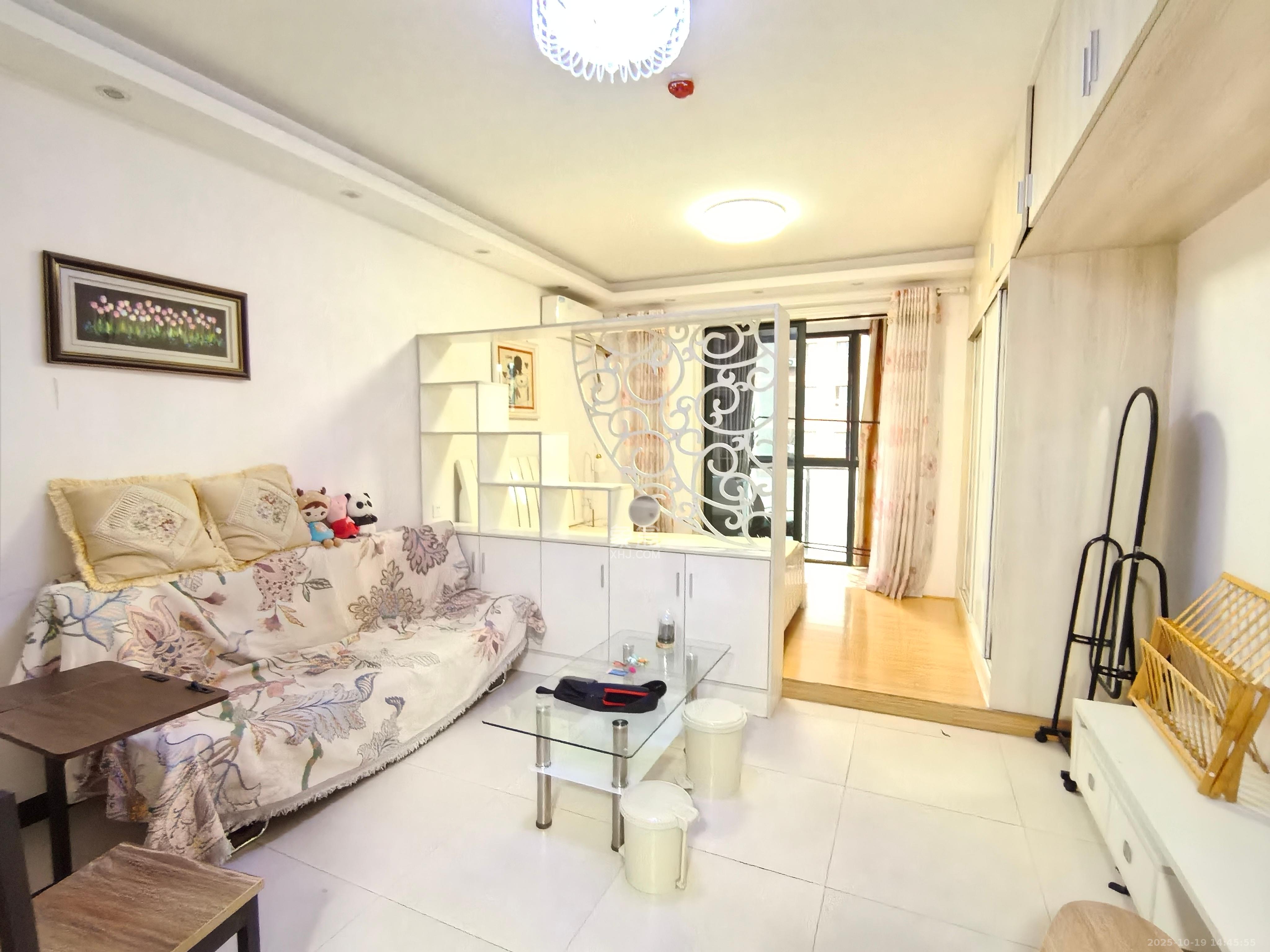 尊邸华庭 1室1厅1卫 1400.0元/月 尊邸华庭 1室1厅1卫 1400.0元/月室内图