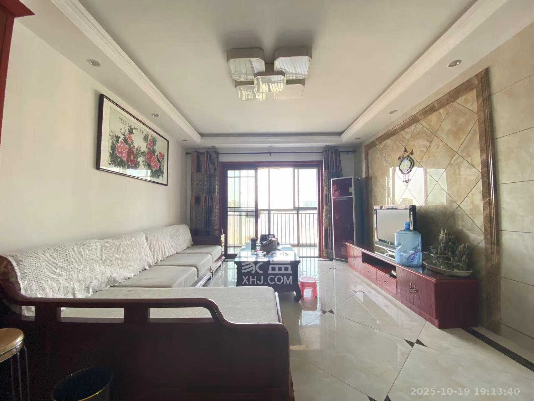 华城广场 3室2厅1卫 3200.0元/月 华城广场 3室2厅1卫 3200.0元/月室内图