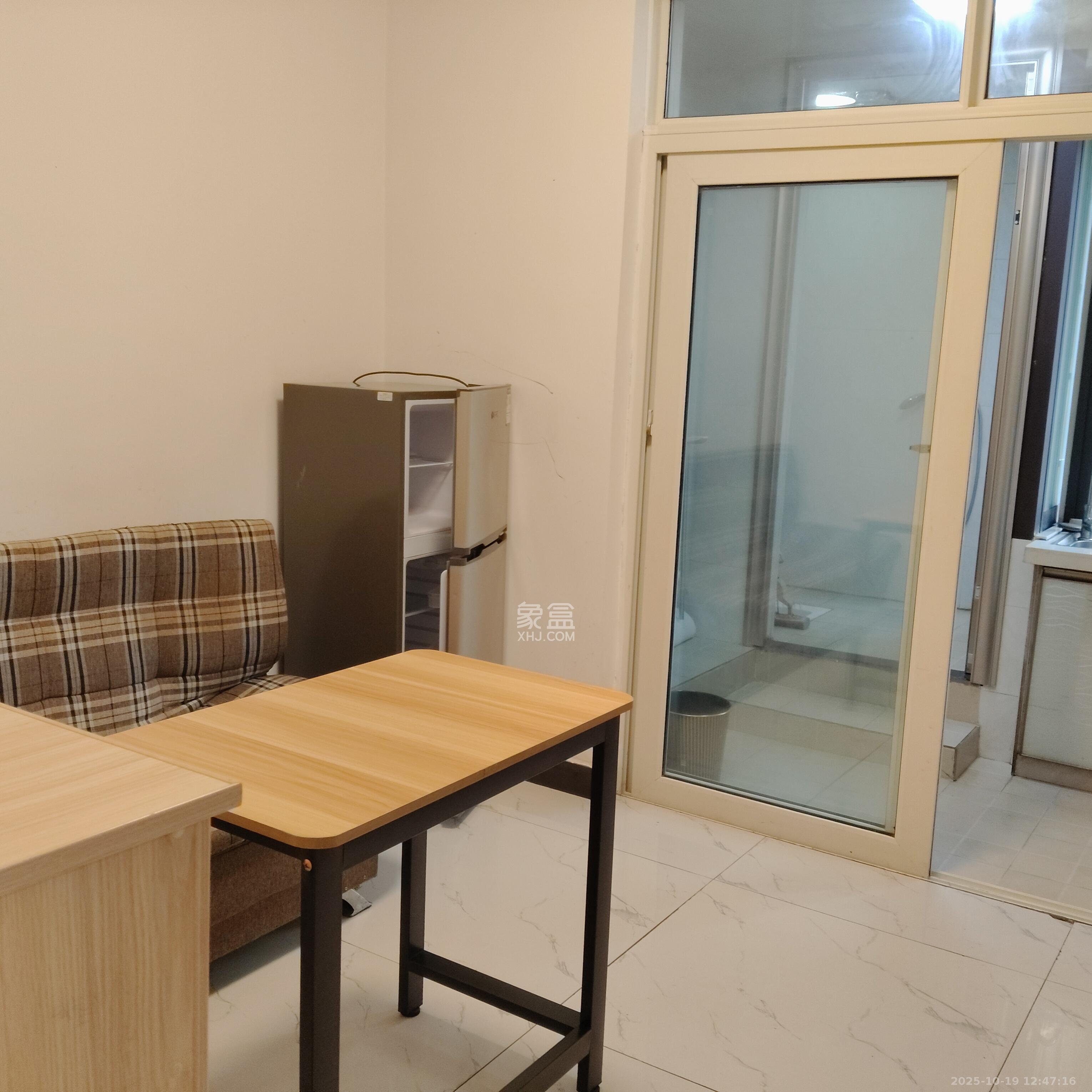 和润园一、二期  1室1厅1卫    1200.0元/月