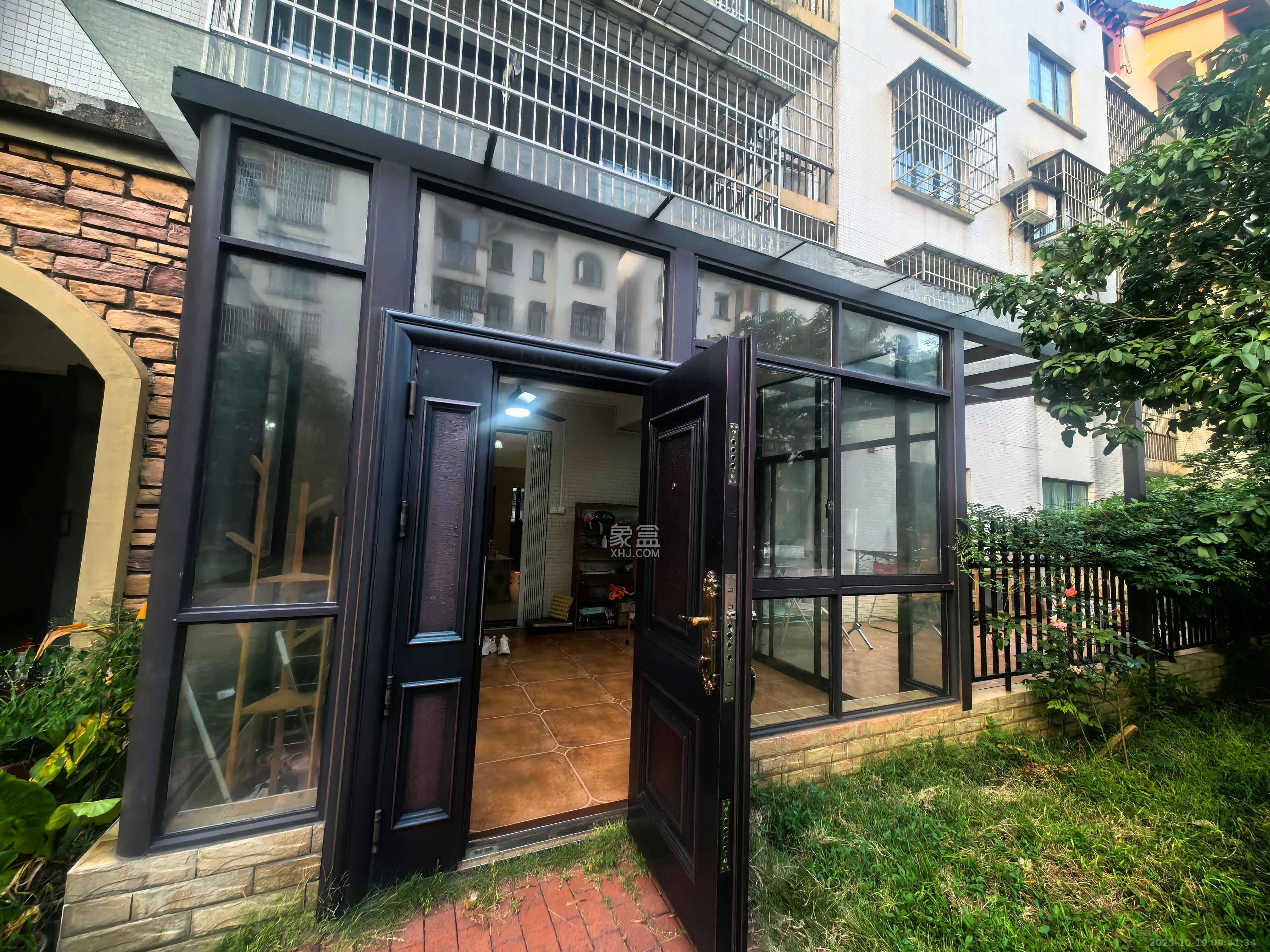 鹏基诺亚山林  3室2厅1卫    2800.0元/月 鹏基诺亚山林  3室2厅1卫    2800.0元/月室内图