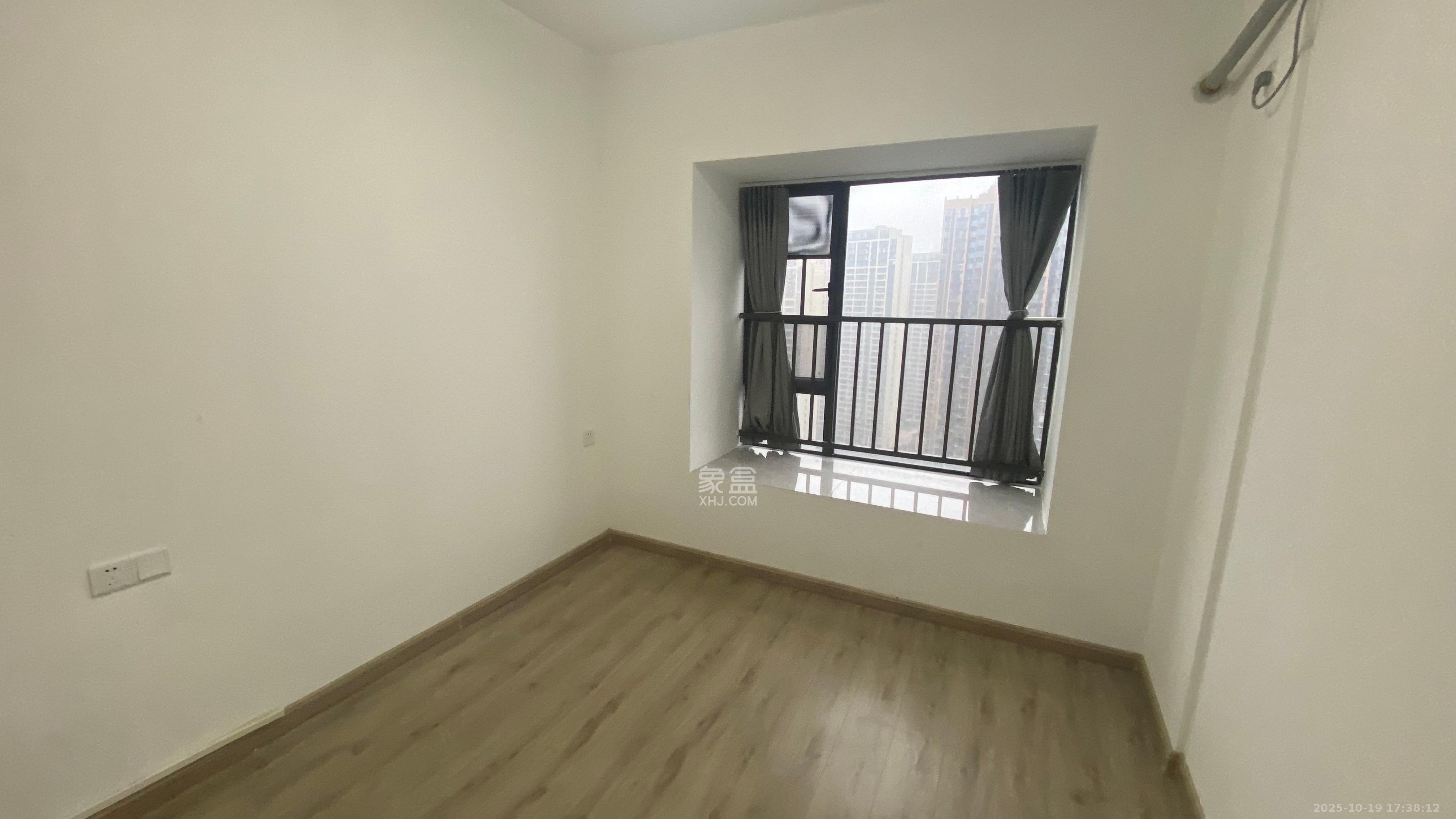 国欣向荣府  4室2厅2卫    3500.0元/月室内图