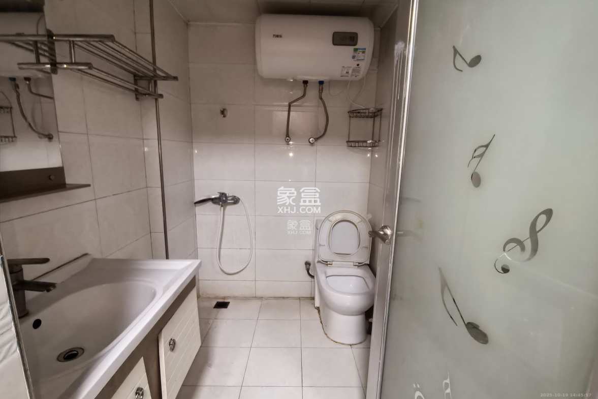 尊邸华庭 1室1厅1卫 1400.0元/月 尊邸华庭 1室1厅1卫 1400.0元/月室内图