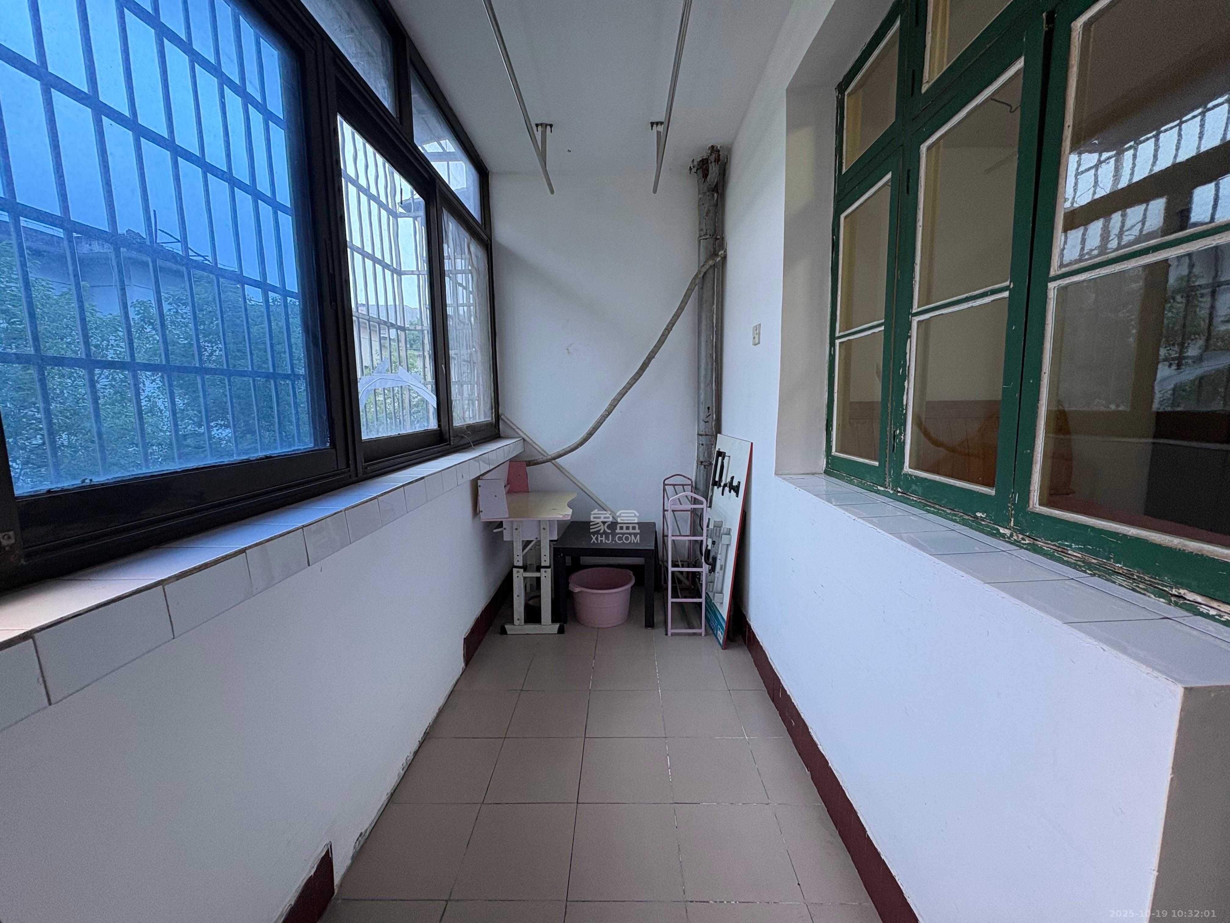 涂家冲社区(涂新小区、农商银行宿舍) 2室1厅1卫 1600.0元/月 涂家冲社区(涂新小区、农商银行宿舍) 2室1厅1卫 1600.0元/月室内图