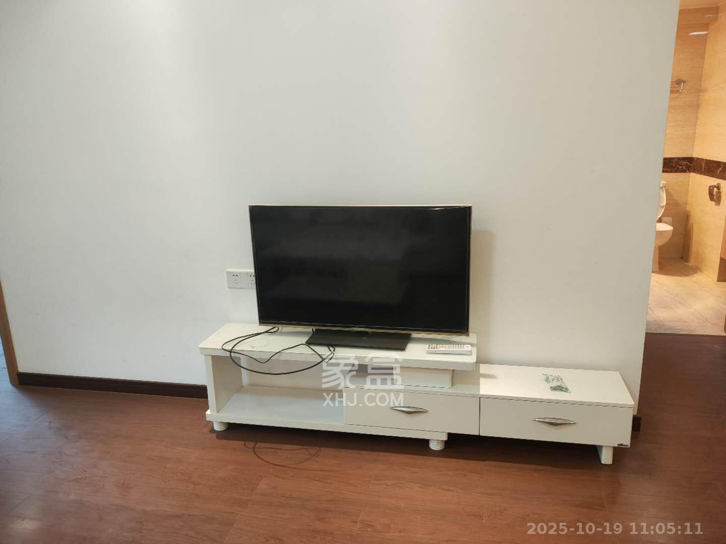 万科魅力之城非凡里  3室2厅1卫    2100.0元/月室内图