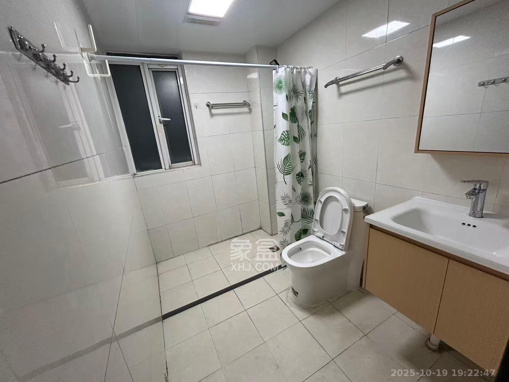 湘麓国际  3室2厅2卫    3000.0元/月室内图