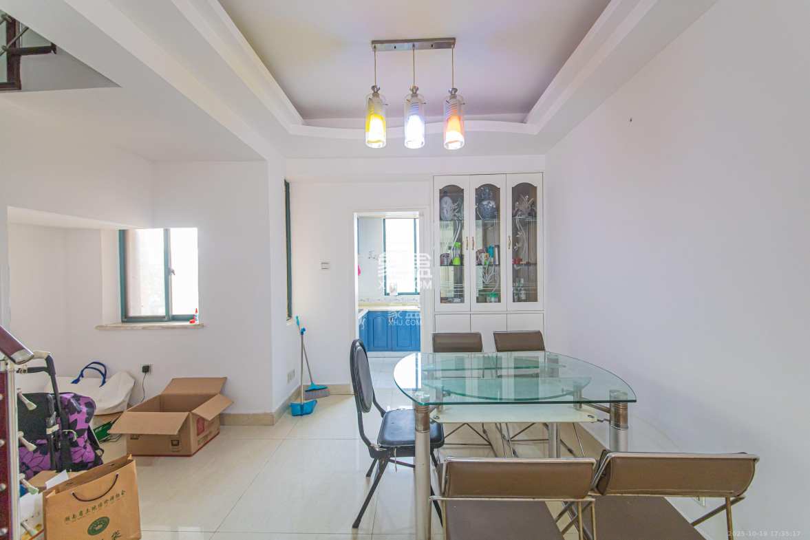 盛世康城 4室3厅3卫 1700.0元/月 盛世康城 4室3厅3卫 1700.0元/月室内图