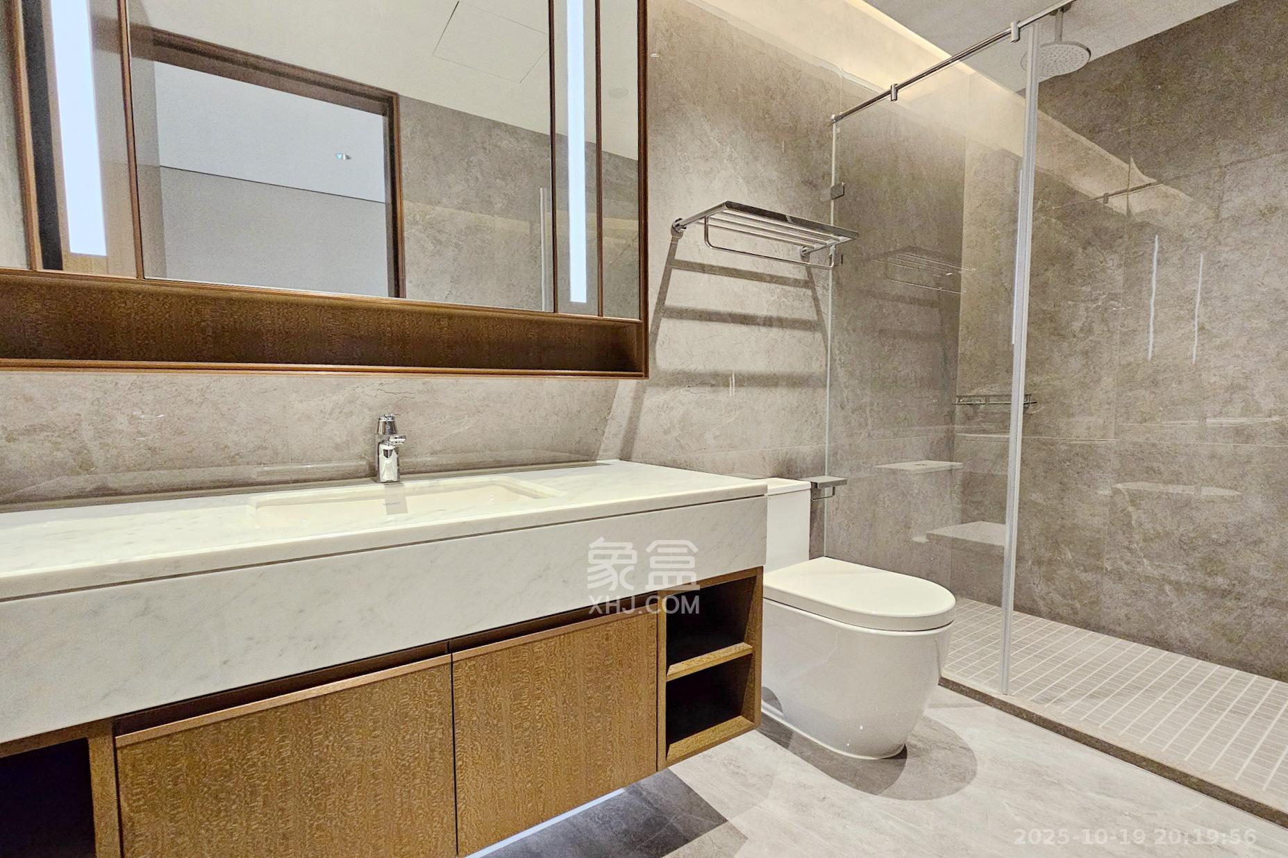 运达中央广场三期  4室2厅3卫    517.0万 运达中央广场三期  4室2厅3卫    517.0万卫生间