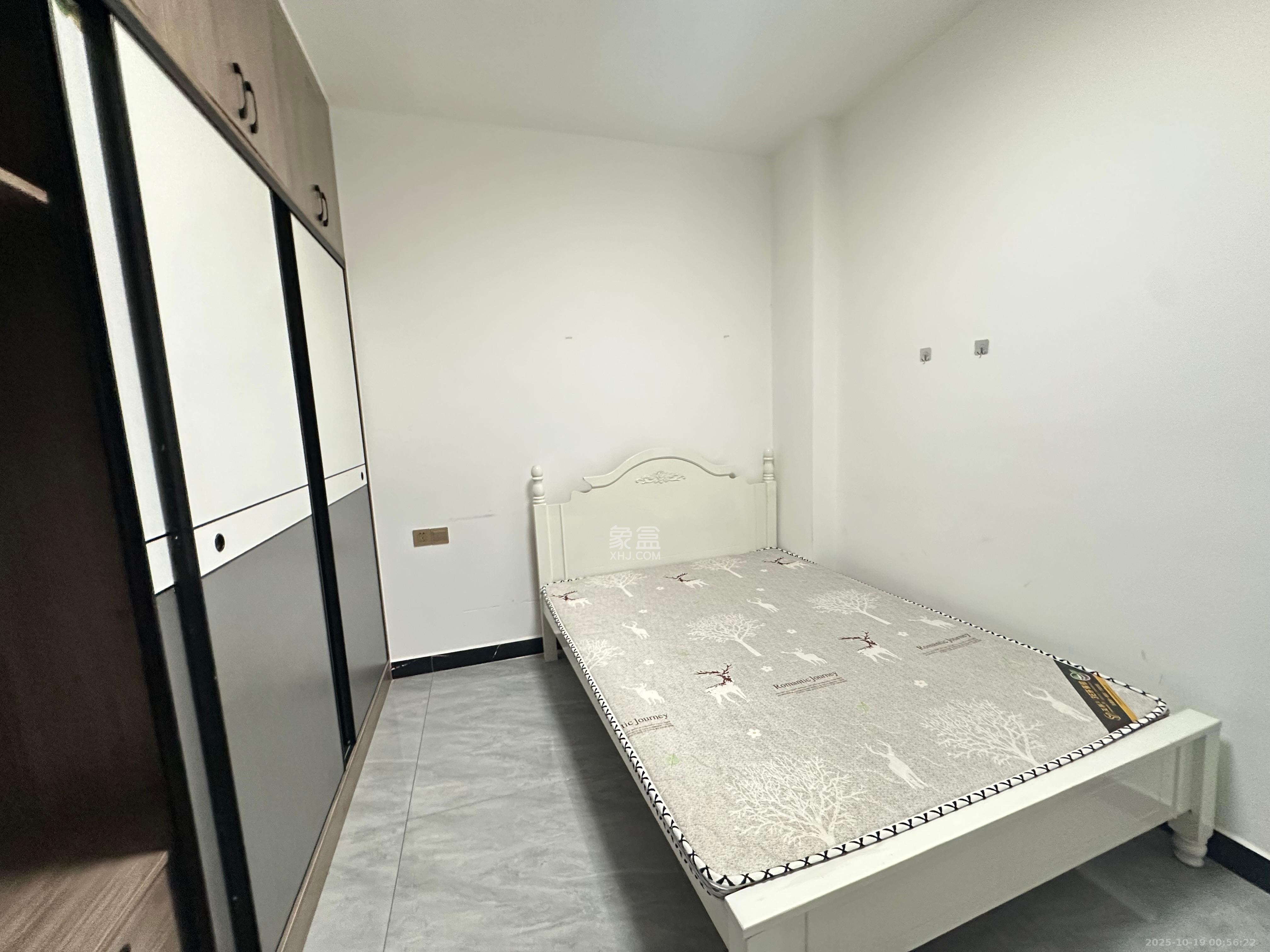 丰园城（鄱阳小区二期）  2室2厅1卫    1650.0元/月室内图