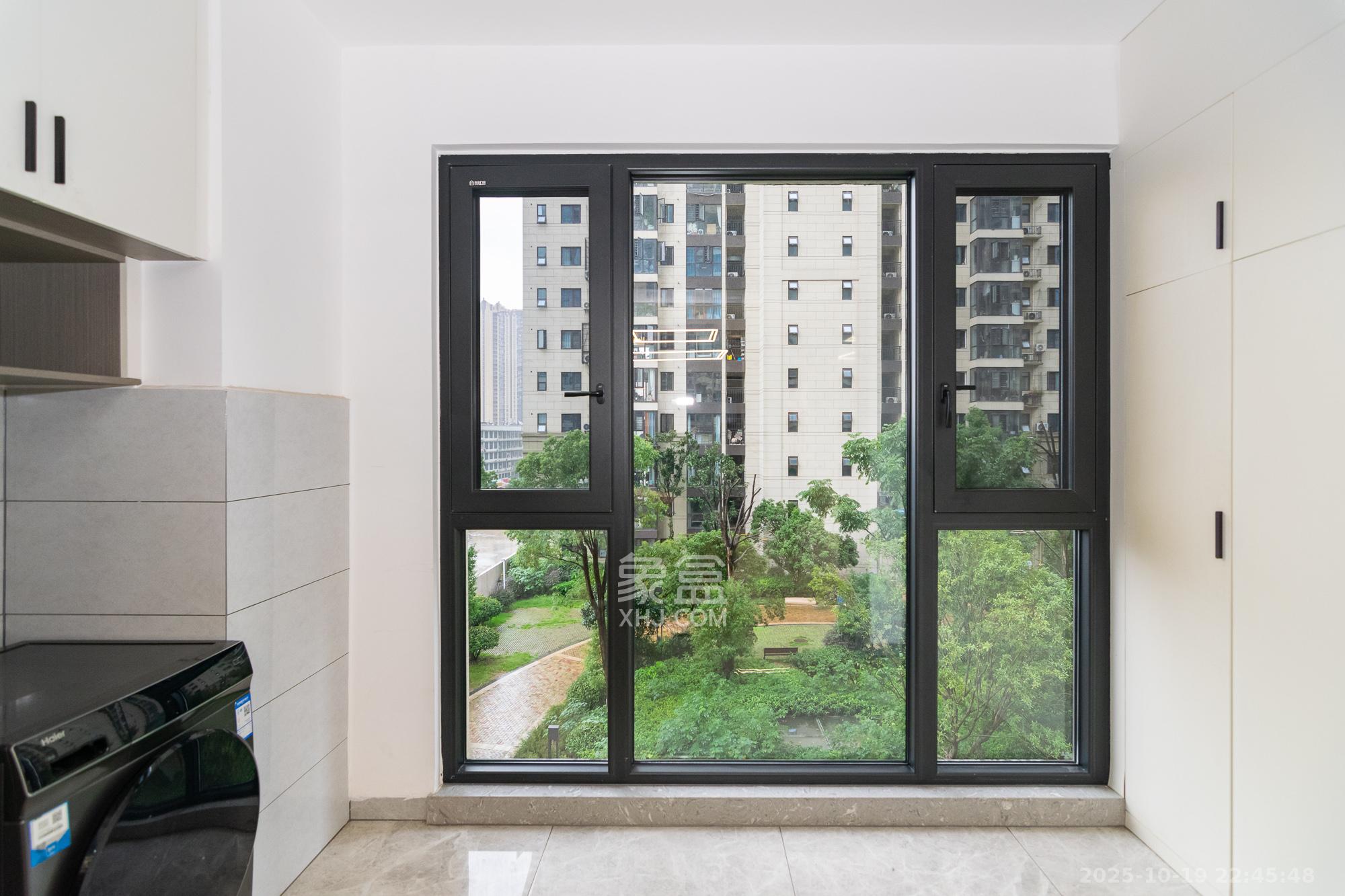 新华联梦想城  3室2厅1卫    69.8万 新华联梦想城  3室2厅1卫    69.8万阳台