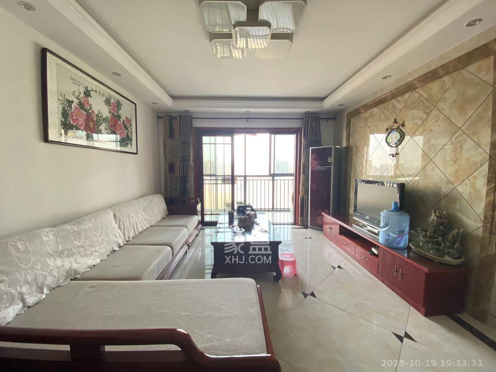 华城广场 3室2厅1卫 3200.0元/月 华城广场 3室2厅1卫 3200.0元/月室内图