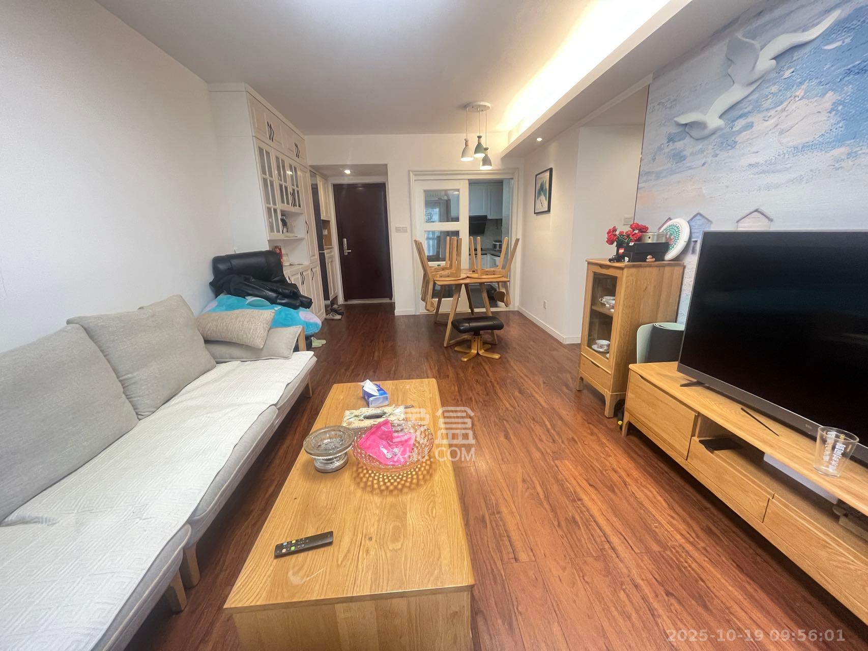 万科魅力之城观澜里 3室2厅2卫 2600.0元/月 万科魅力之城观澜里 3室2厅2卫 2600.0元/月室内图