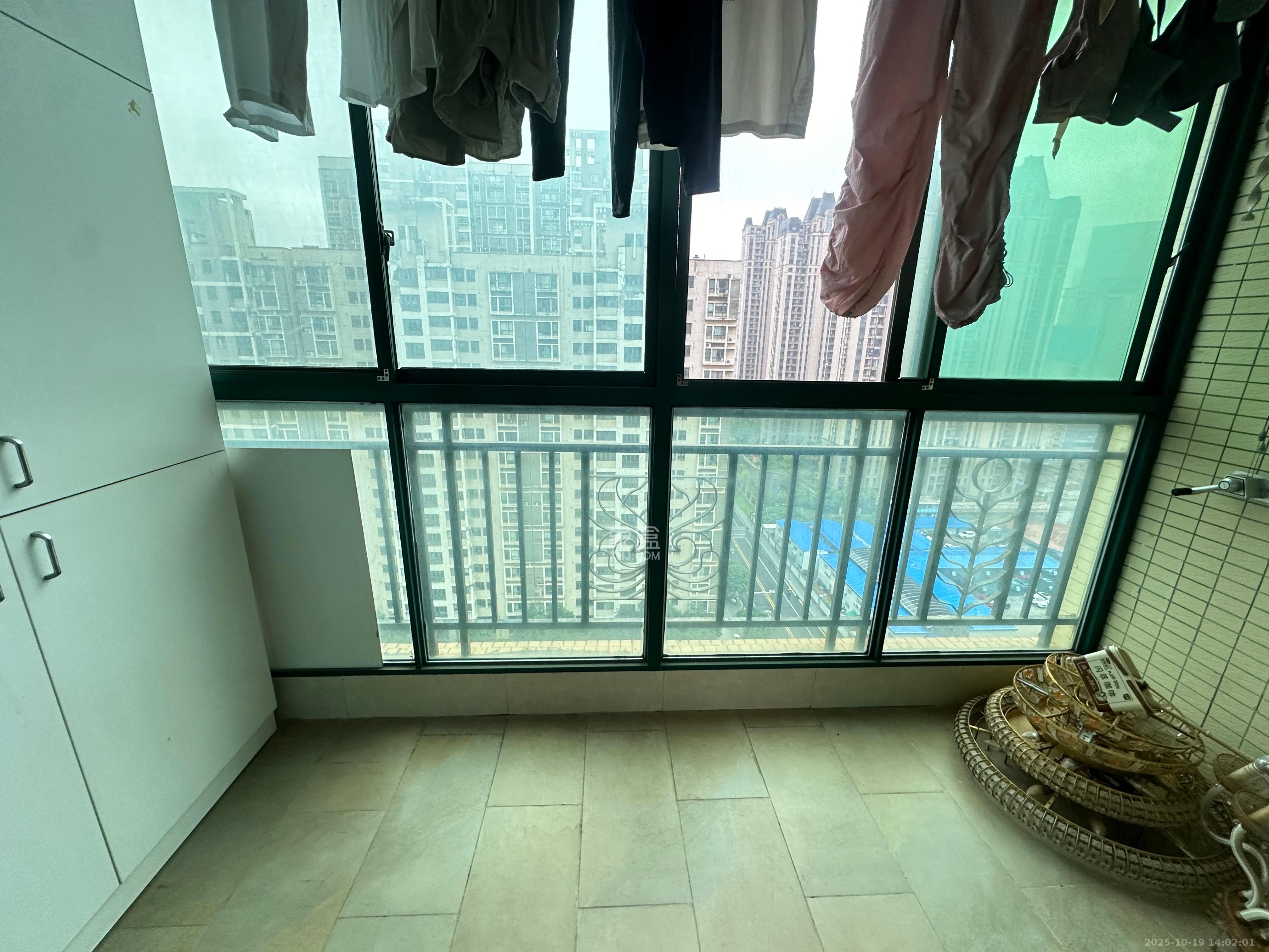 恒大雅苑 2室2厅1卫 2400.0元/月 恒大雅苑 2室2厅1卫 2400.0元/月室内图