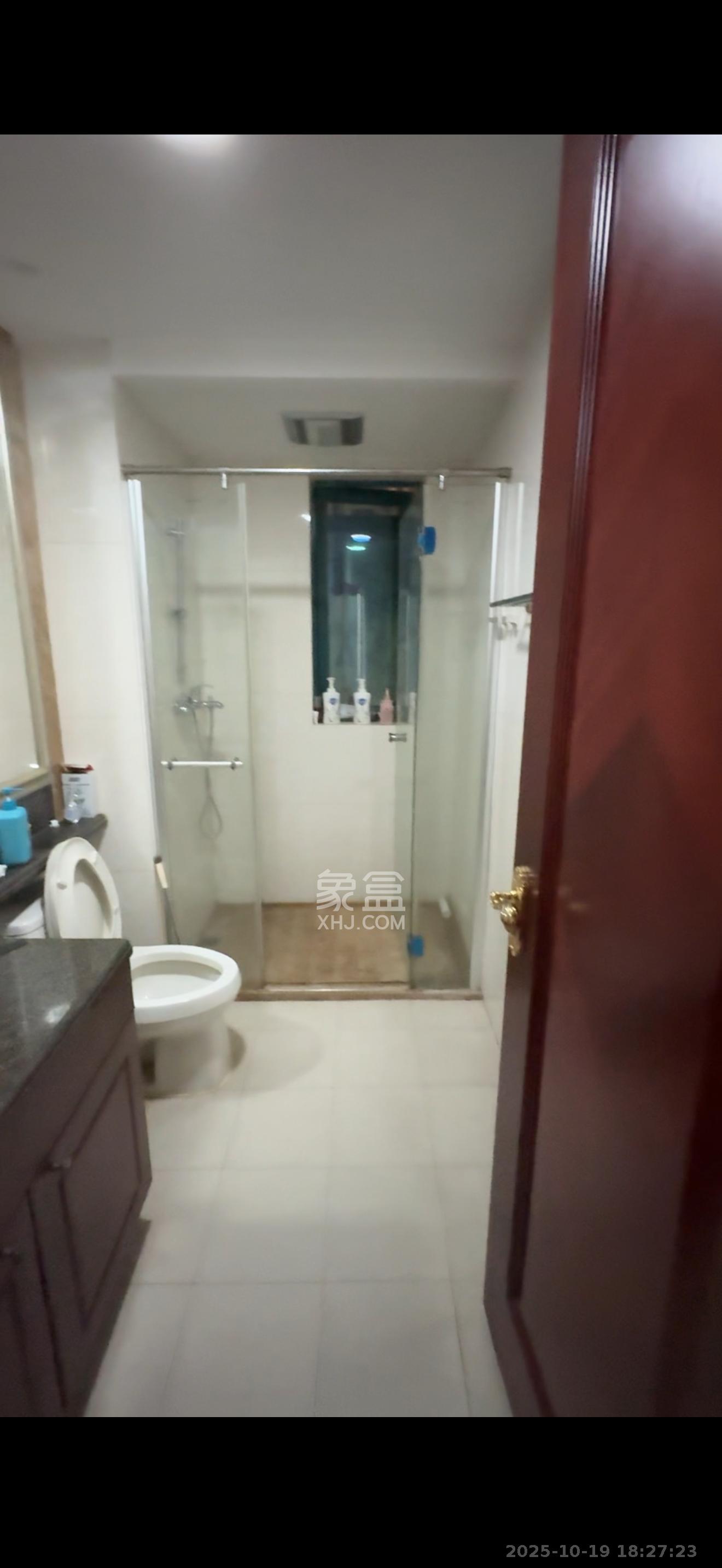 恒大绿洲  3室2厅2卫    3000.0元/月室内图