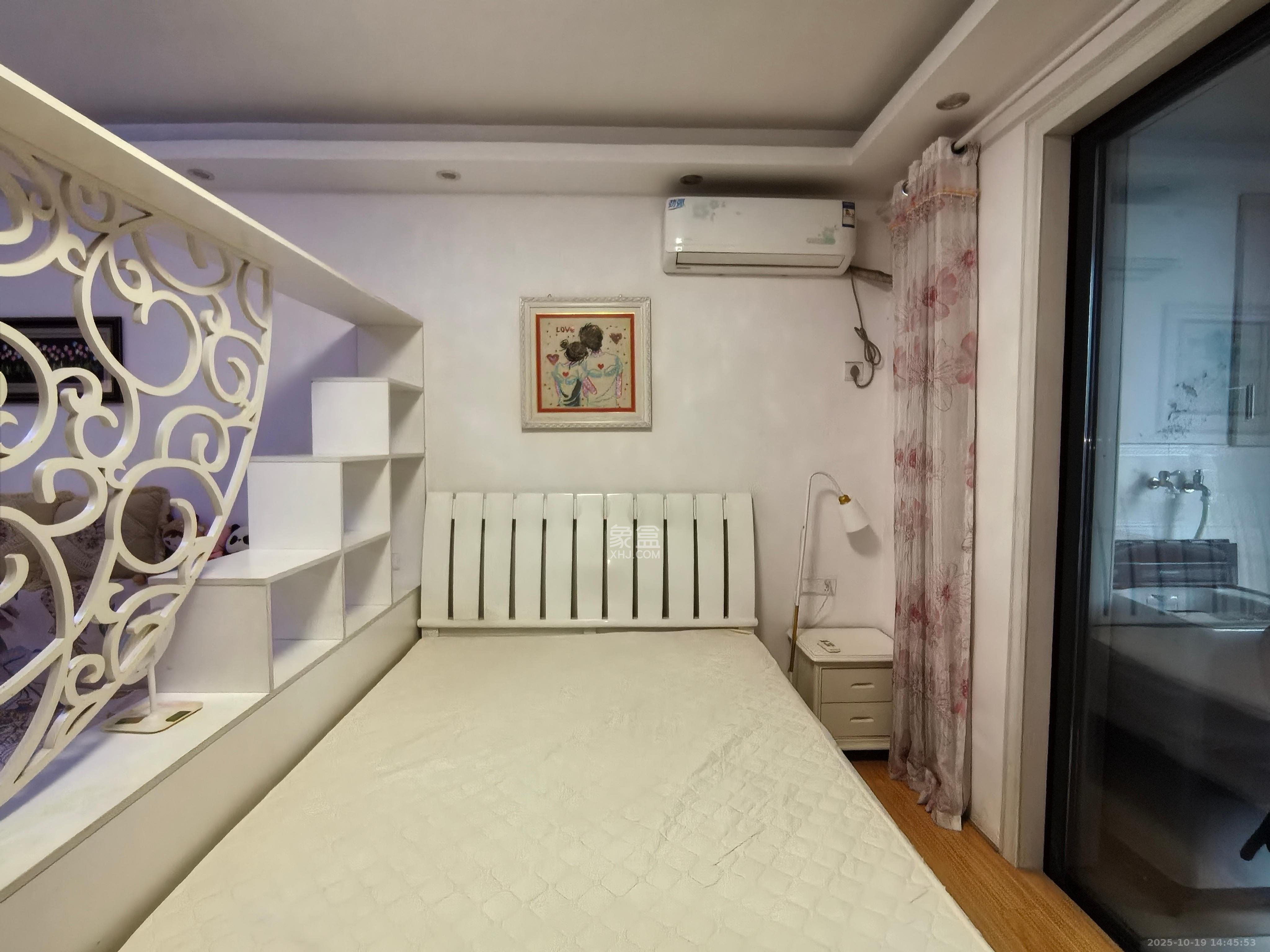 尊邸华庭 1室1厅1卫 1400.0元/月 尊邸华庭 1室1厅1卫 1400.0元/月室内图