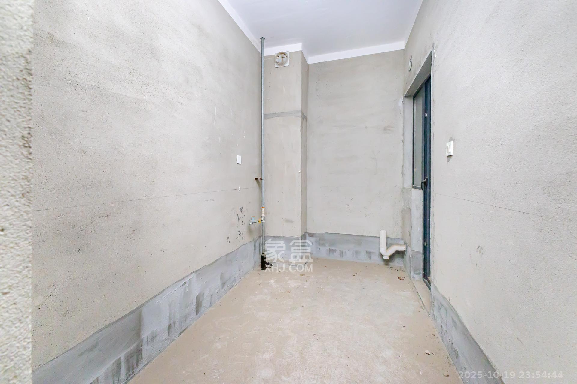 珠江东方明珠（新地东方明珠）三期  3室2厅1卫    46.0万厨房