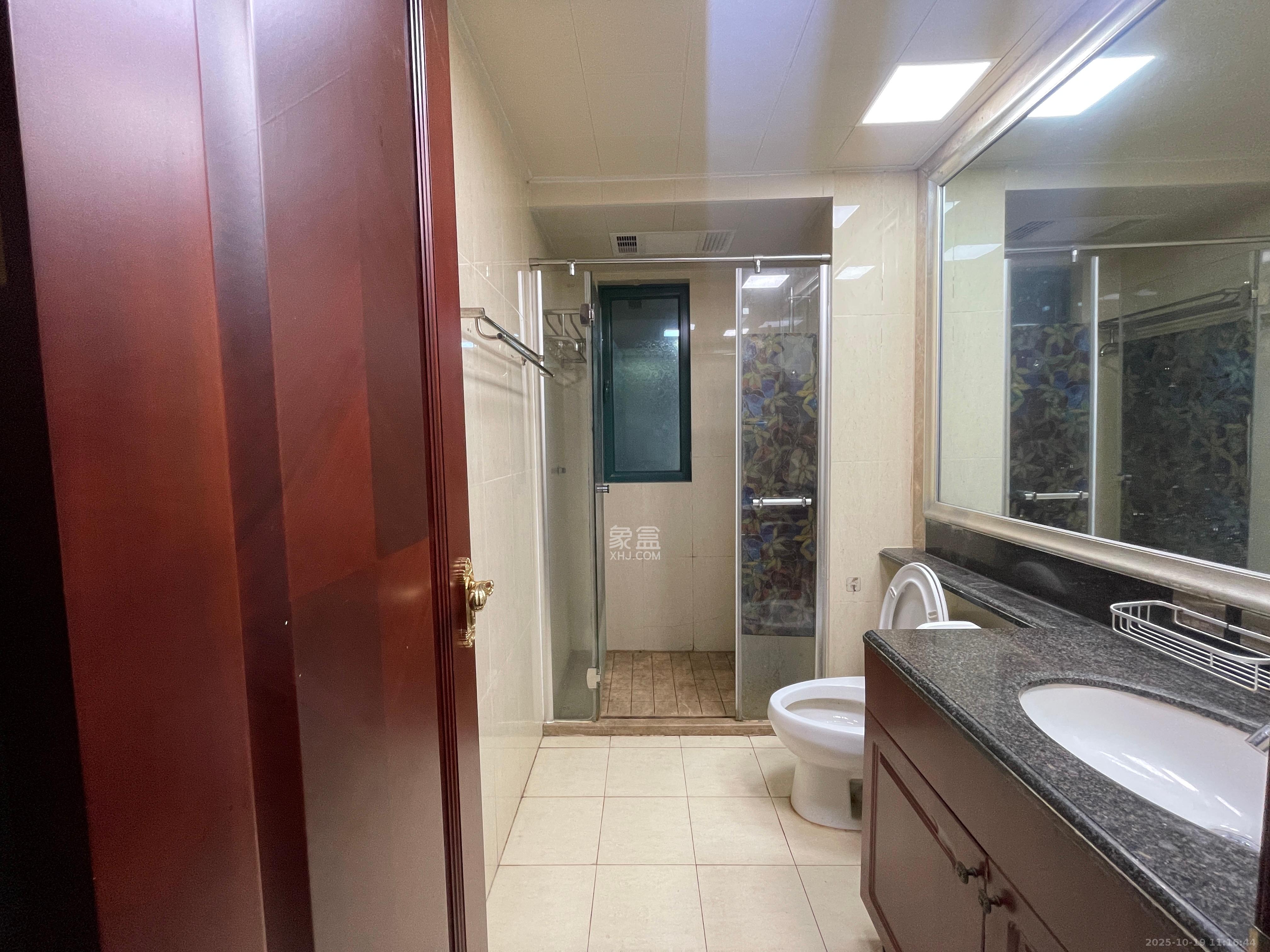 恒大翡翠华庭  2室2厅1卫    2200.0元/月室内图