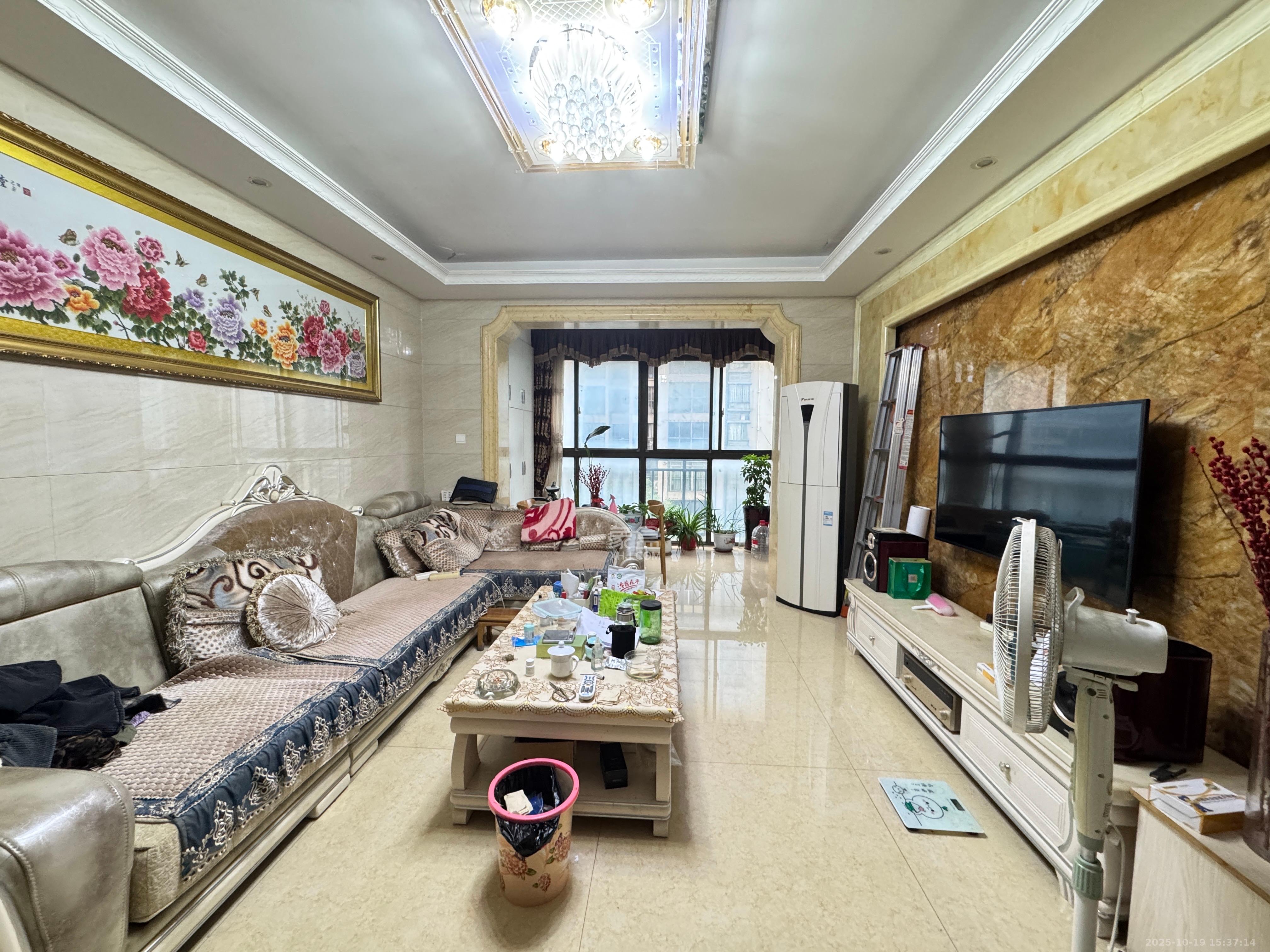 金域南外滩(望江佳园) 3室2厅2卫 4000.0元/月 金域南外滩(望江佳园) 3室2厅2卫 4000.0元/月室内图