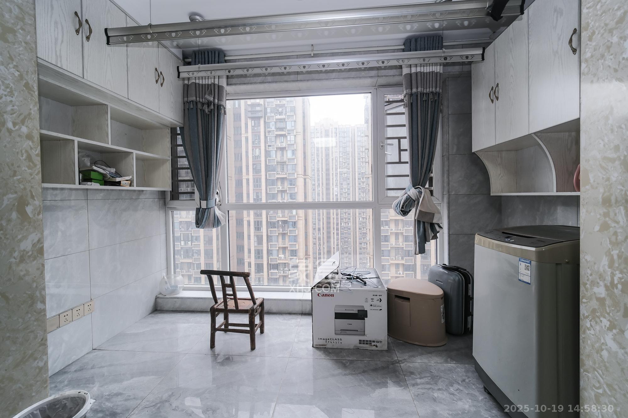 荣盛花语城  3室2厅1卫    86.0万阳台