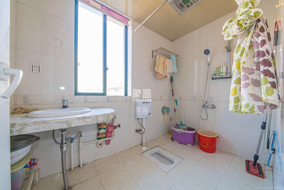 盛世康城 4室3厅3卫 1700.0元/月 盛世康城 4室3厅3卫 1700.0元/月室内图