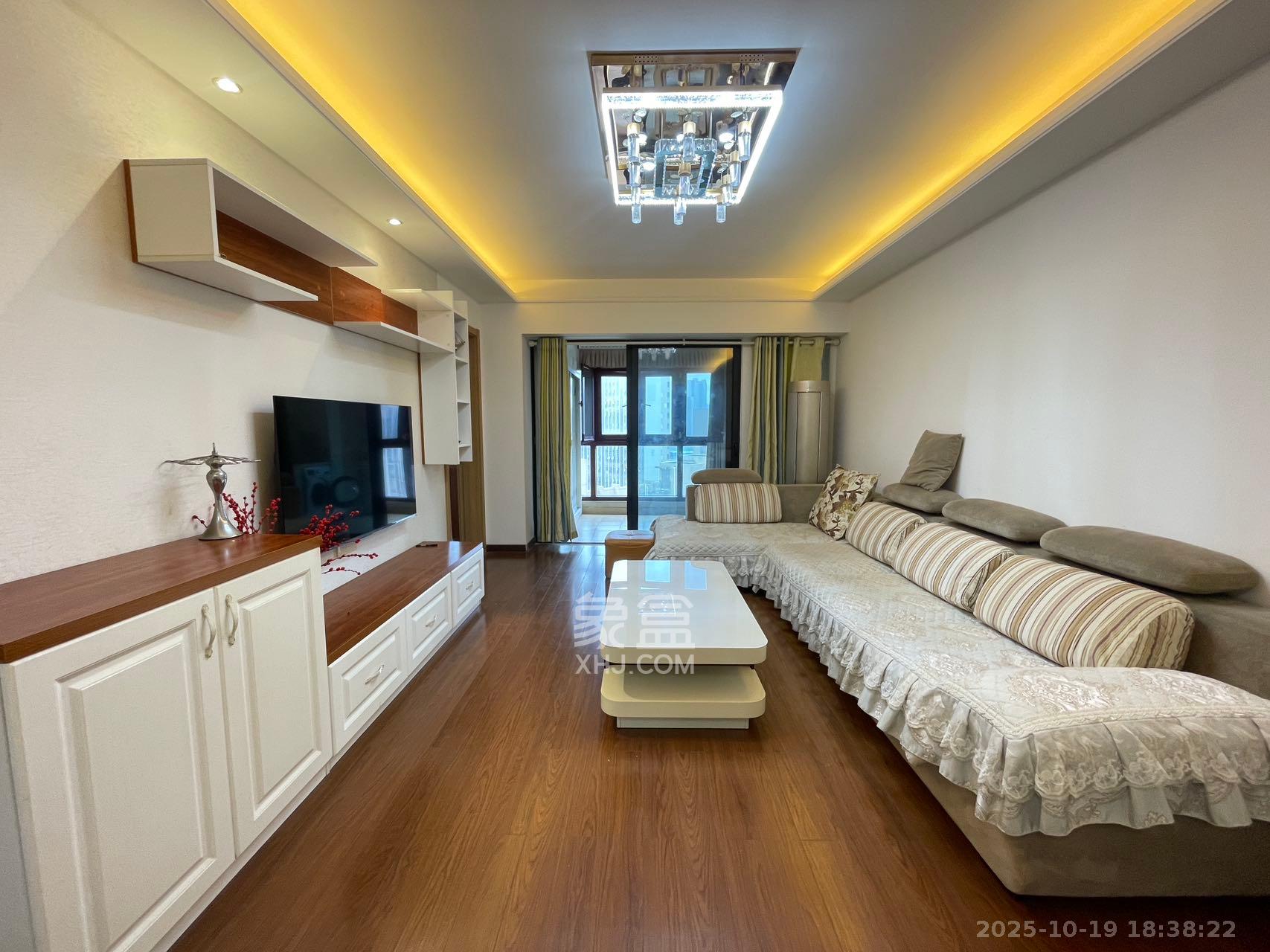 万科魅力之城非凡里  3室1厅1卫    2600.0元/月室内图1