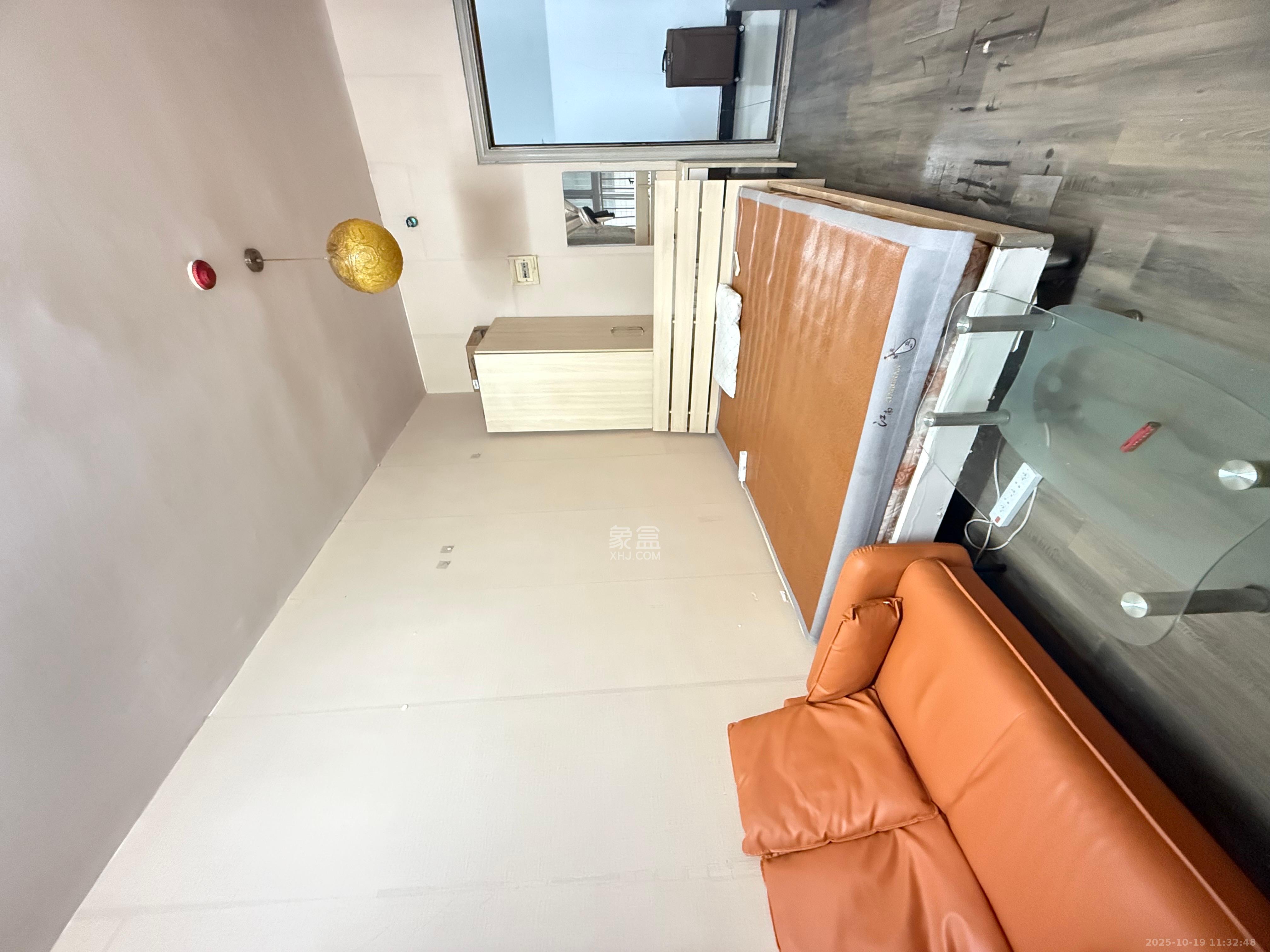 东方新世界  1室1厅1卫    1100.0元/月