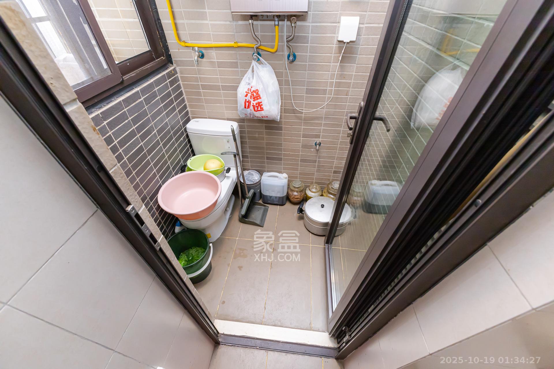 时代倾城五期  4室2厅2卫    110.0万 时代倾城五期  4室2厅2卫    110.0万阳台