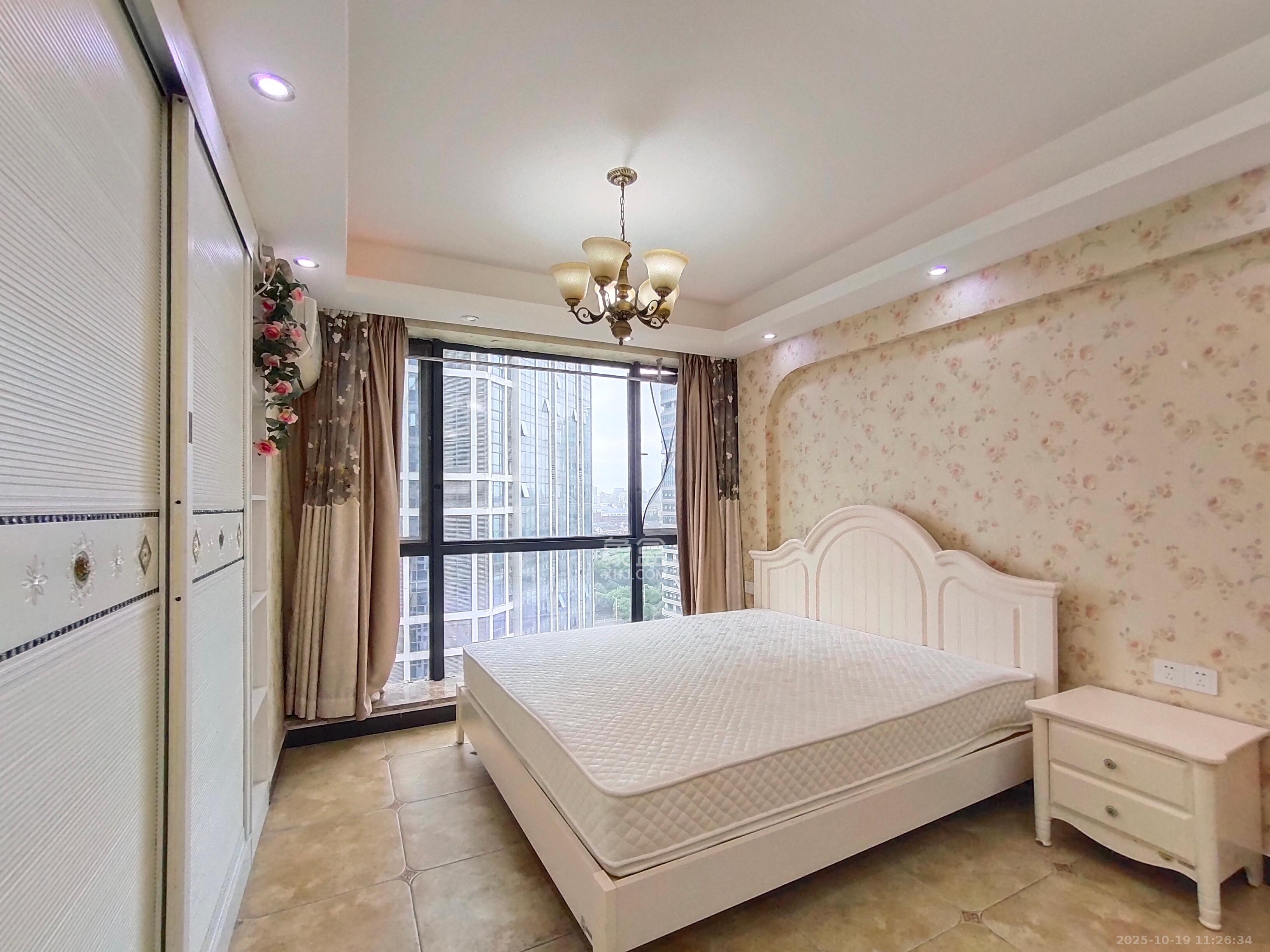 融科东南海 1室1厅1卫 1400.0元/月 融科东南海 1室1厅1卫 1400.0元/月室内图