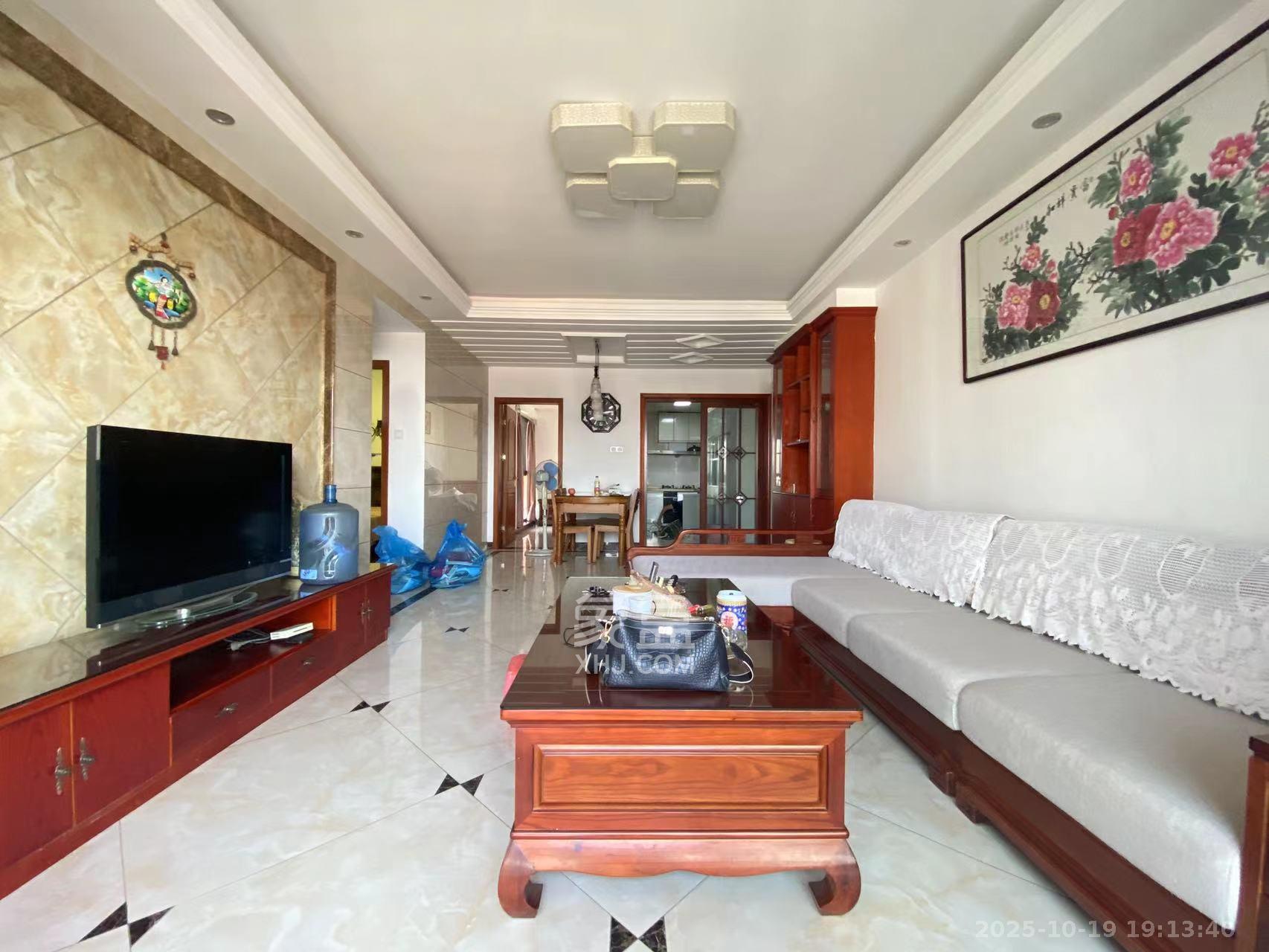 华城广场 3室2厅1卫 3200.0元/月 华城广场 3室2厅1卫 3200.0元/月室内图