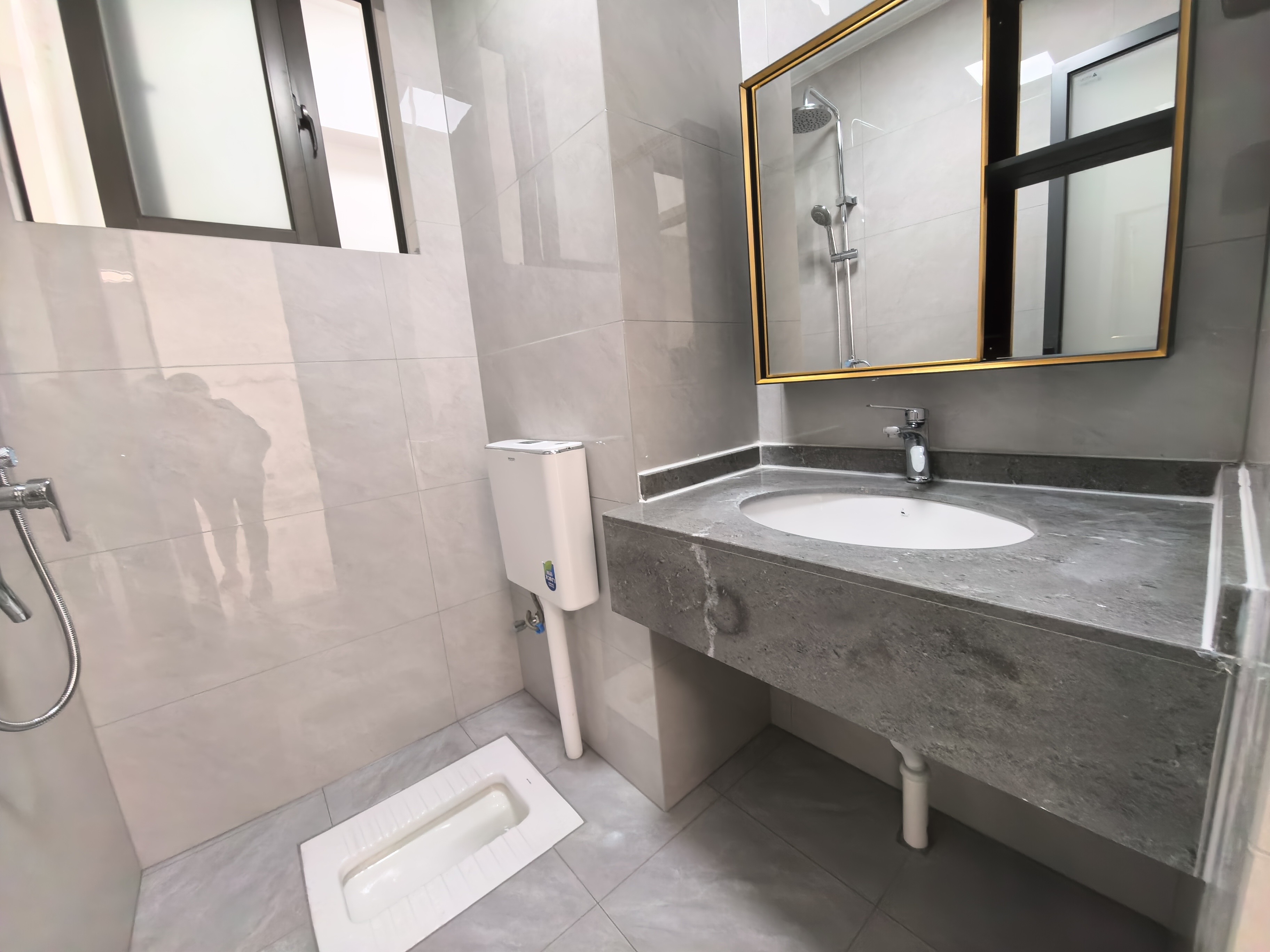 东站国际  1室1厅1卫    2300.0元/月室内图