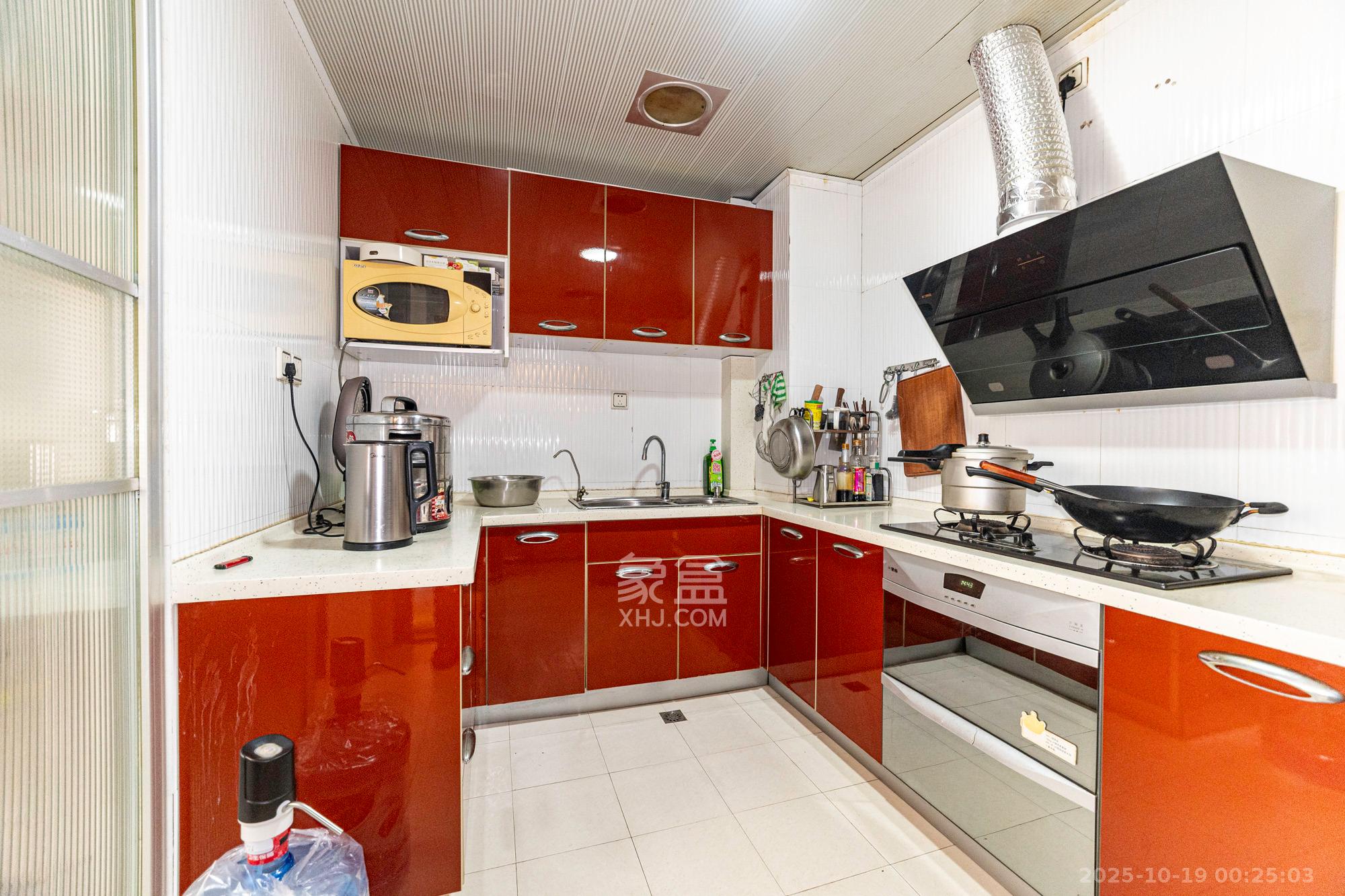 明城公寓  4室2厅2卫    89.8万厨房