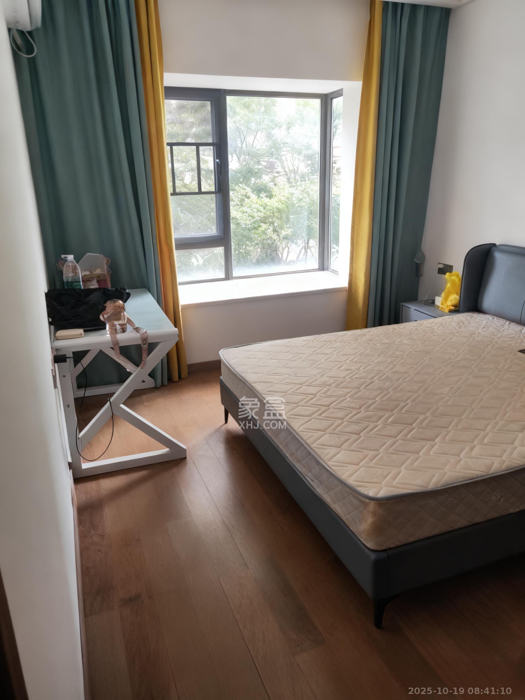 阳光城尚东湾蓝莓苑  3室2厅2卫    2400.0元/月 阳光城尚东湾蓝莓苑  3室2厅2卫    2400.0元/月室内图