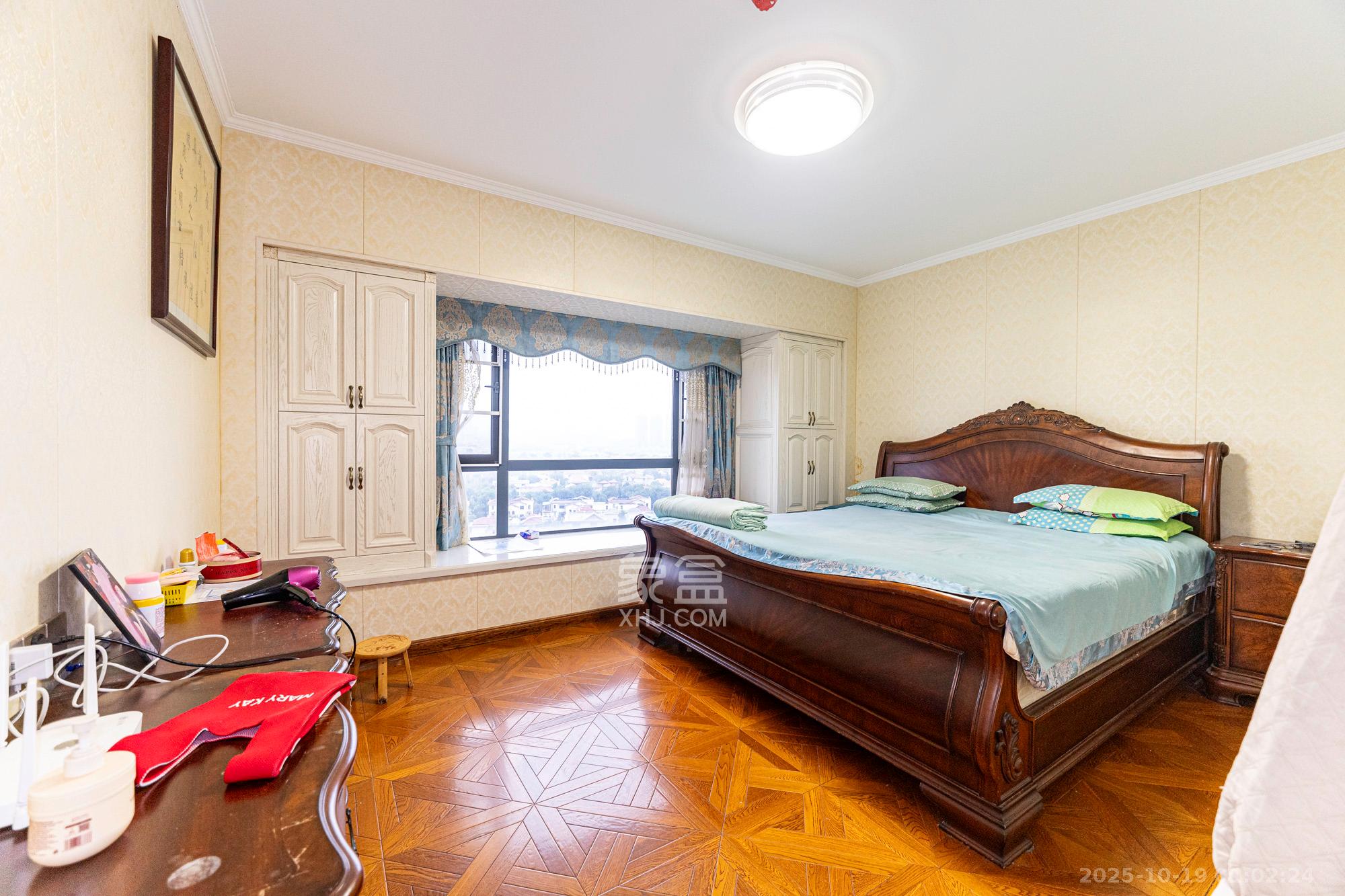 碧桂园威尼斯城  4室2厅2卫    135.0万 碧桂园威尼斯城  4室2厅2卫    135.0万卧室