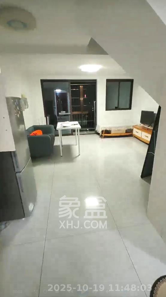 学府星城  2室1厅1卫    1600.0元/月室内图