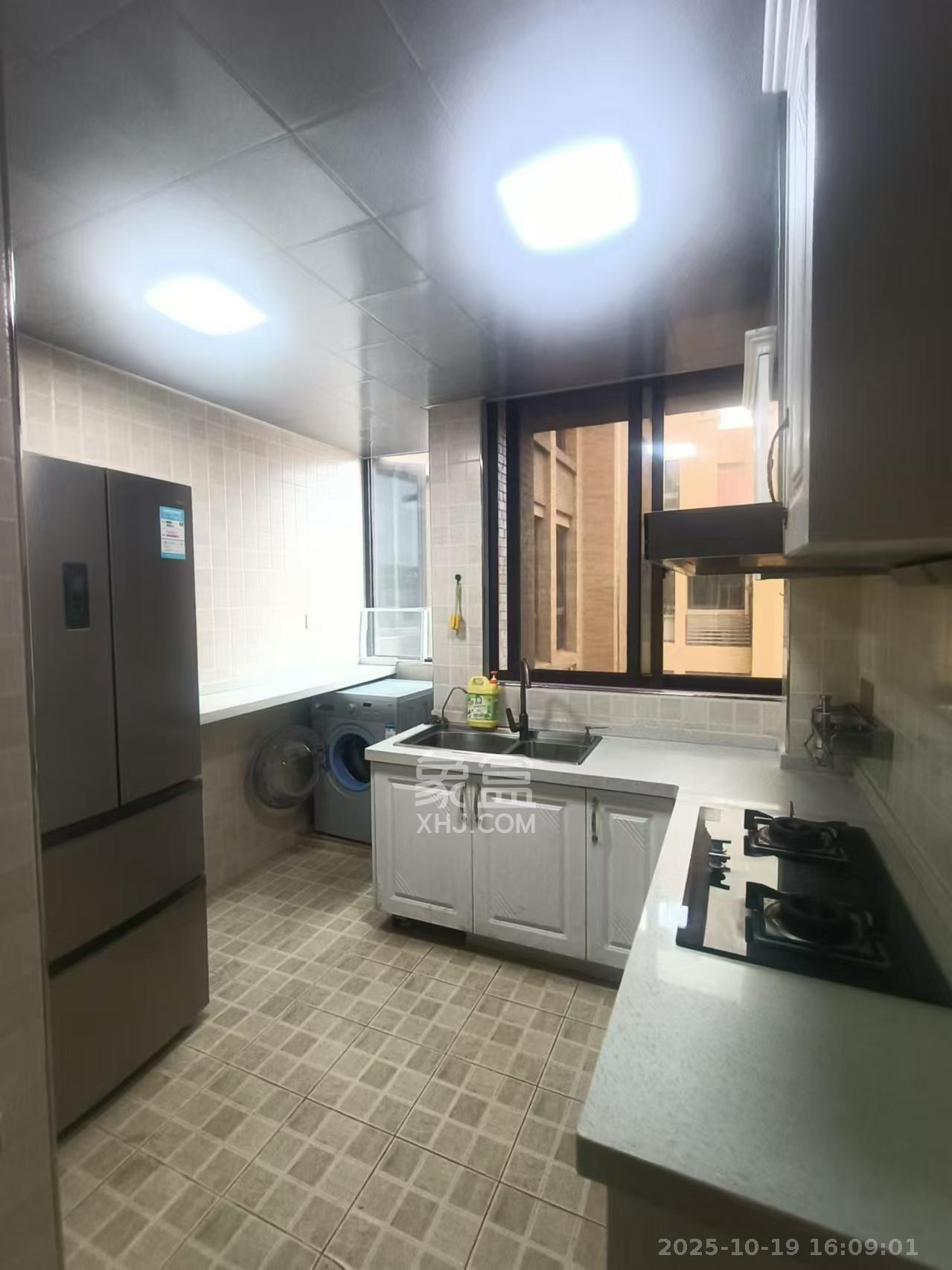 奥林匹克花园贡院三期  2室1厅1卫    2500.0元/月 奥林匹克花园贡院三期  2室1厅1卫    2500.0元/月室内图