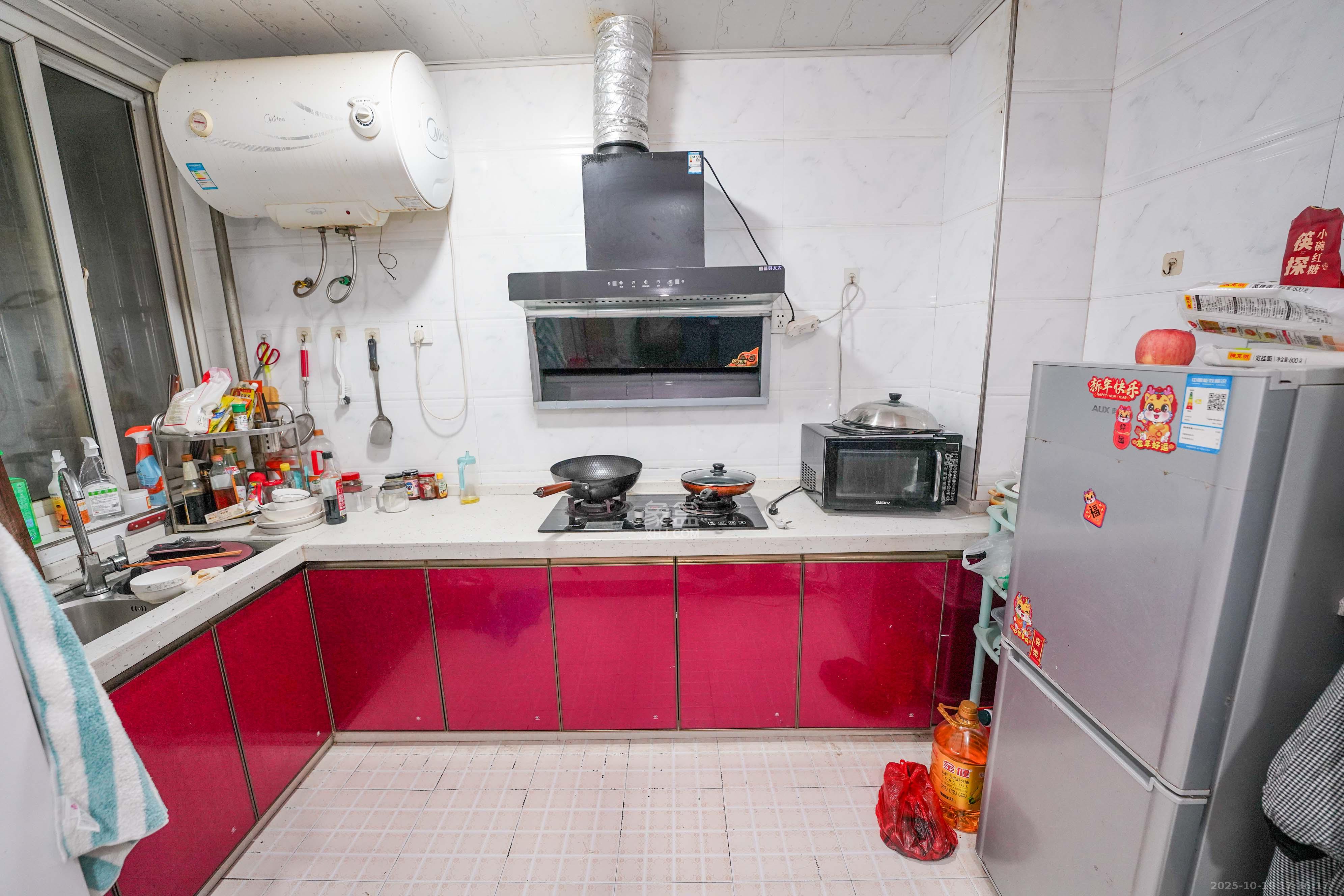 南郡雅园  3室2厅1卫    43.0万厨房