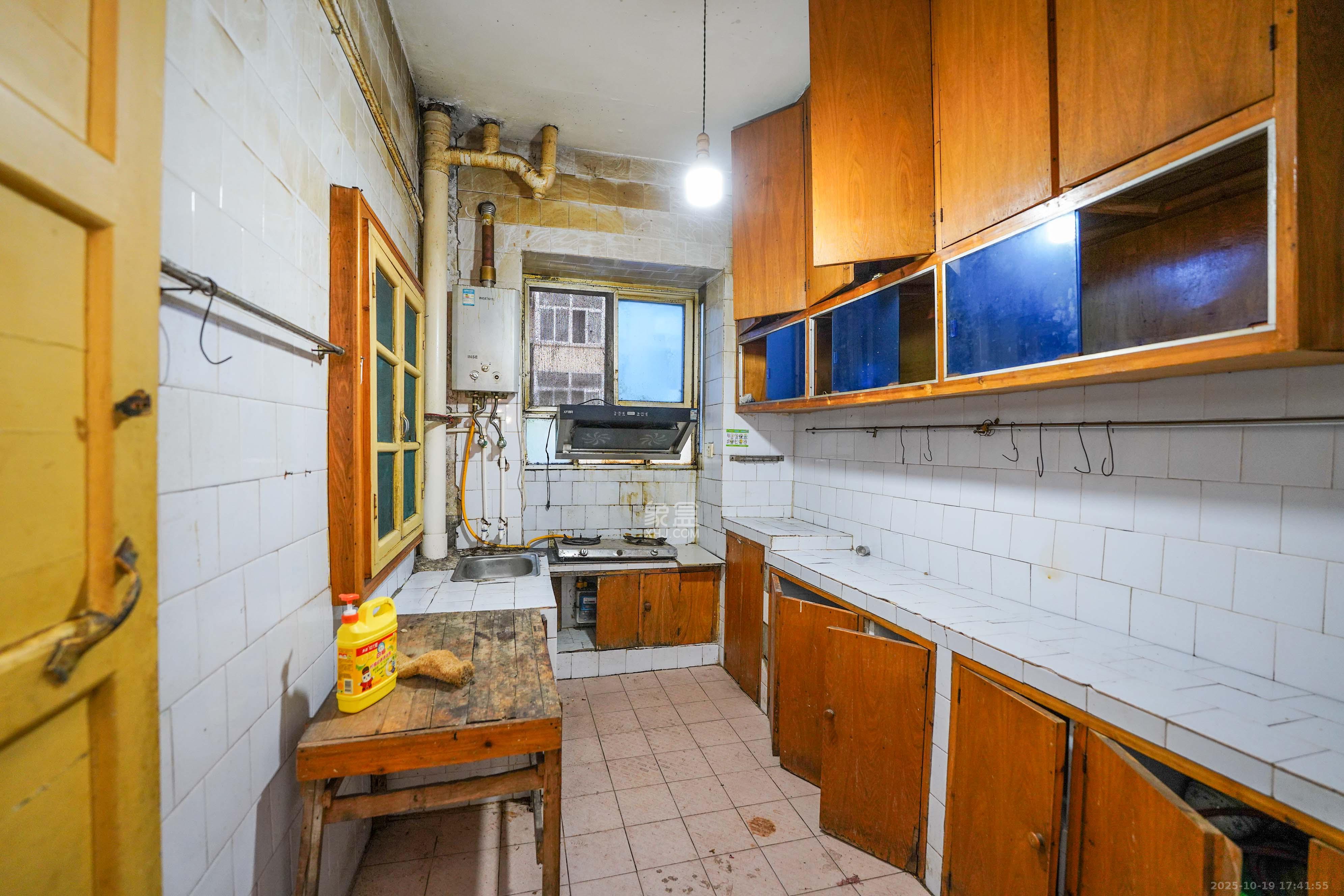 暮云镇水电八局  3室1厅1卫    29.0万厨房