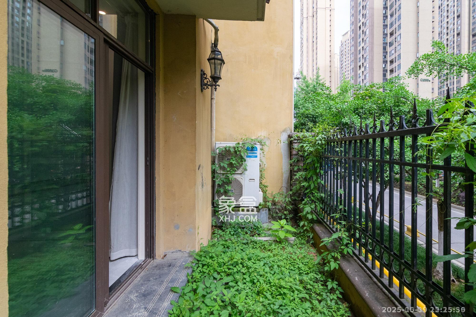 金地三千府（金地湖山樾、金地自在城）  5室2厅3卫    6500.0元/月室内图