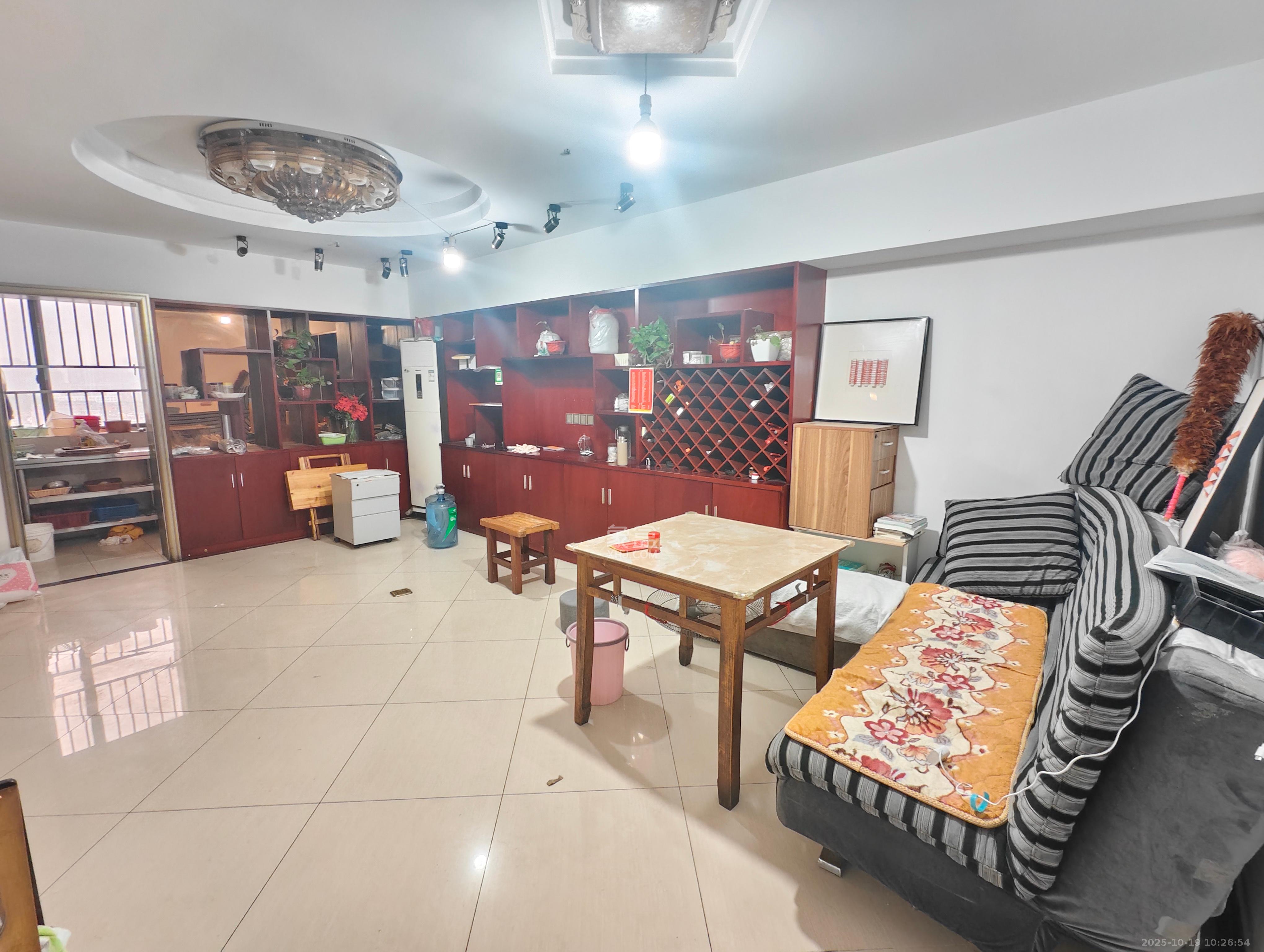 东方芙蓉 1室0厅0卫 1400.0元/月 东方芙蓉 1室0厅0卫 1400.0元/月室内图