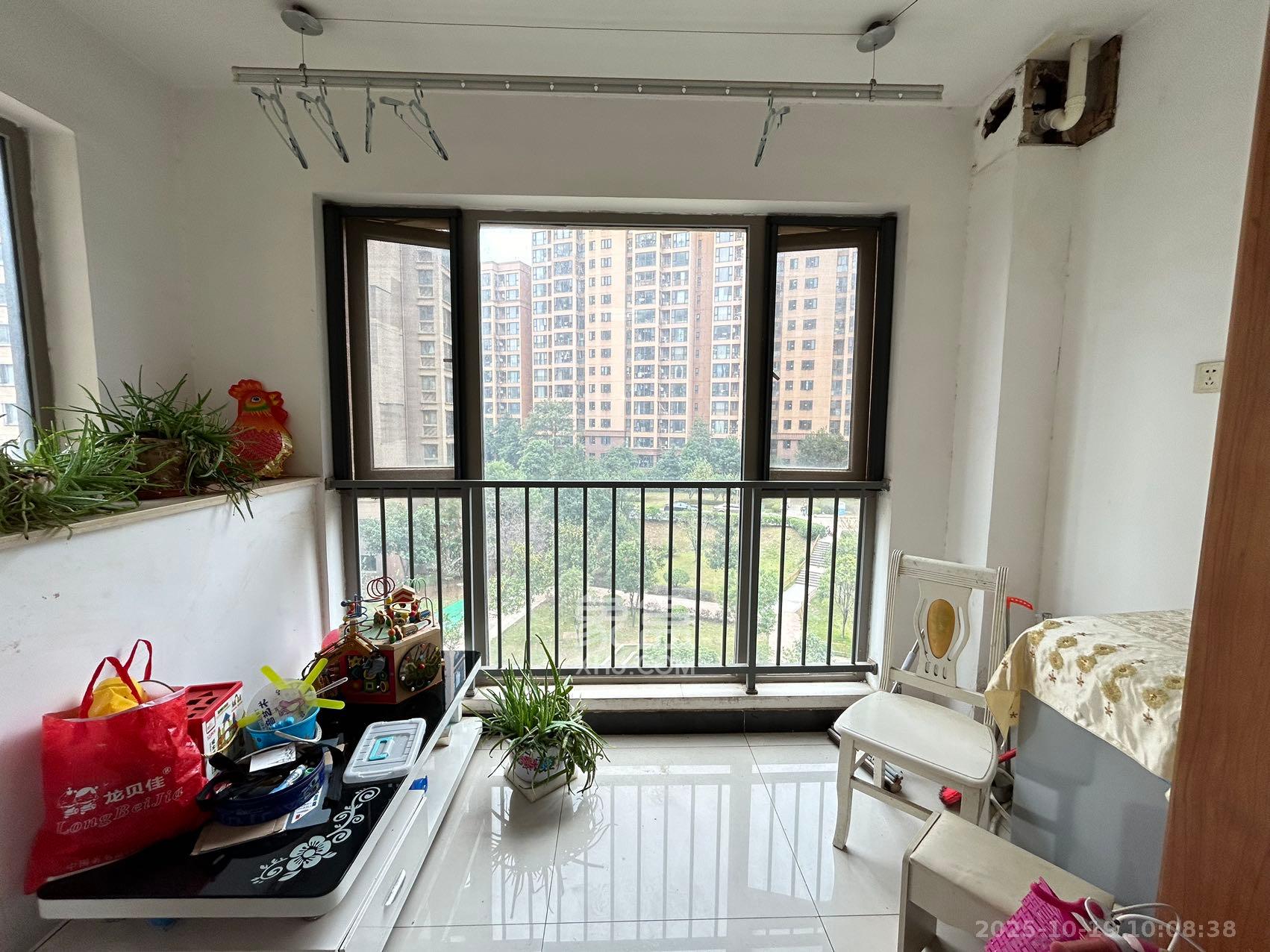 怡海星城  2室2厅1卫    1400.0元/月室内图