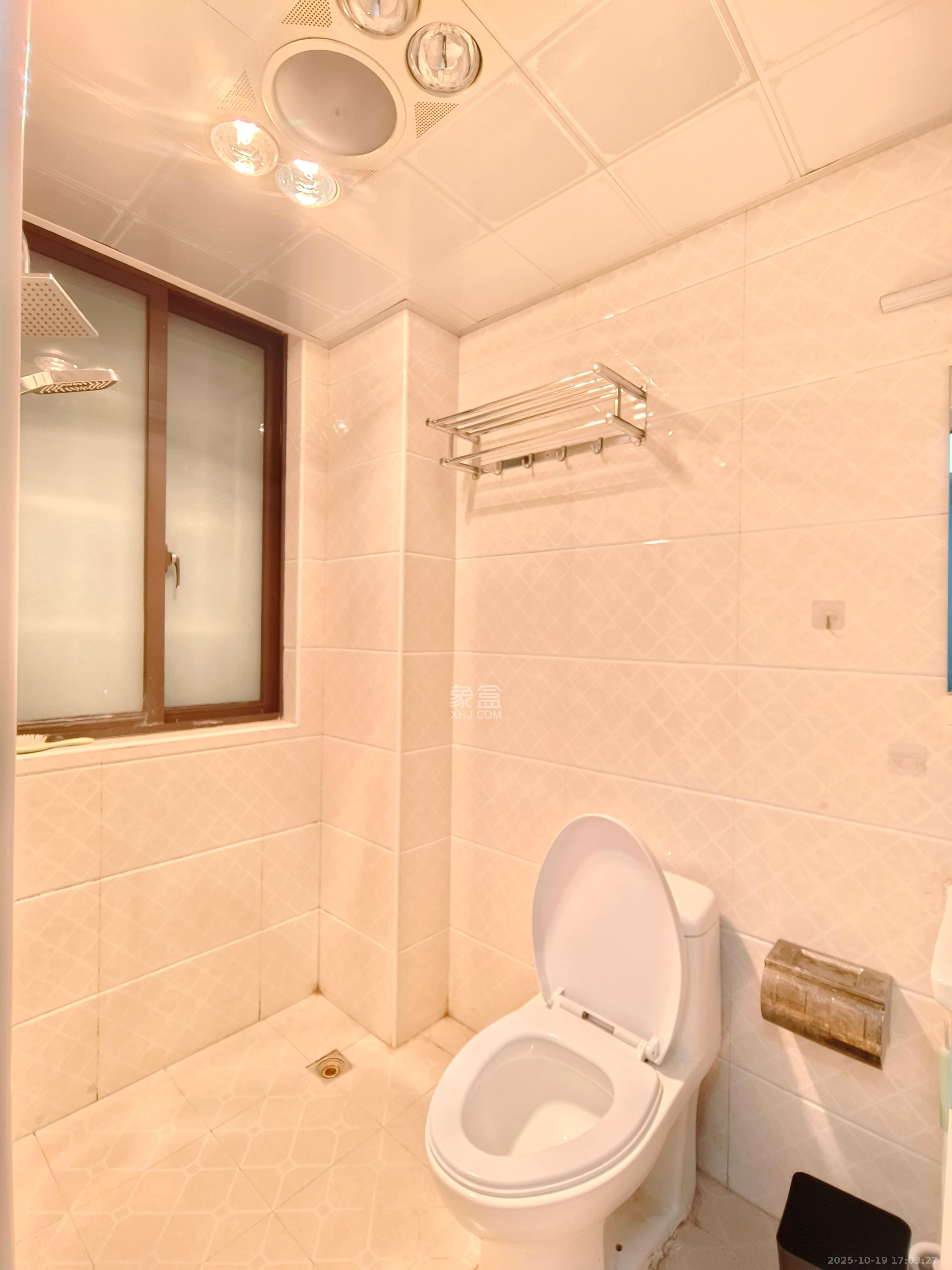 绿地中央广场  2室2厅1卫    2200.0元/月 绿地中央广场  2室2厅1卫    2200.0元/月室内图