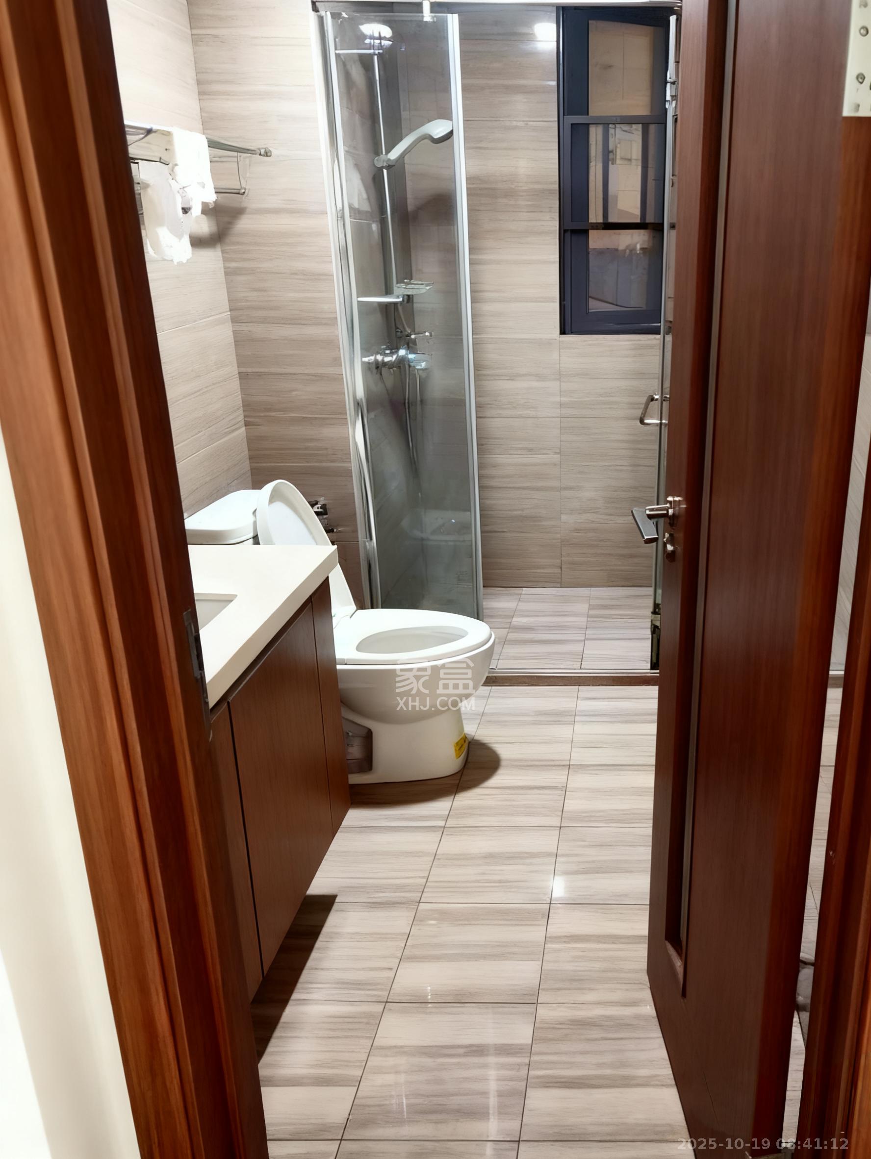 阳光城尚东湾蓝莓苑  3室2厅2卫    2400.0元/月 阳光城尚东湾蓝莓苑  3室2厅2卫    2400.0元/月室内图