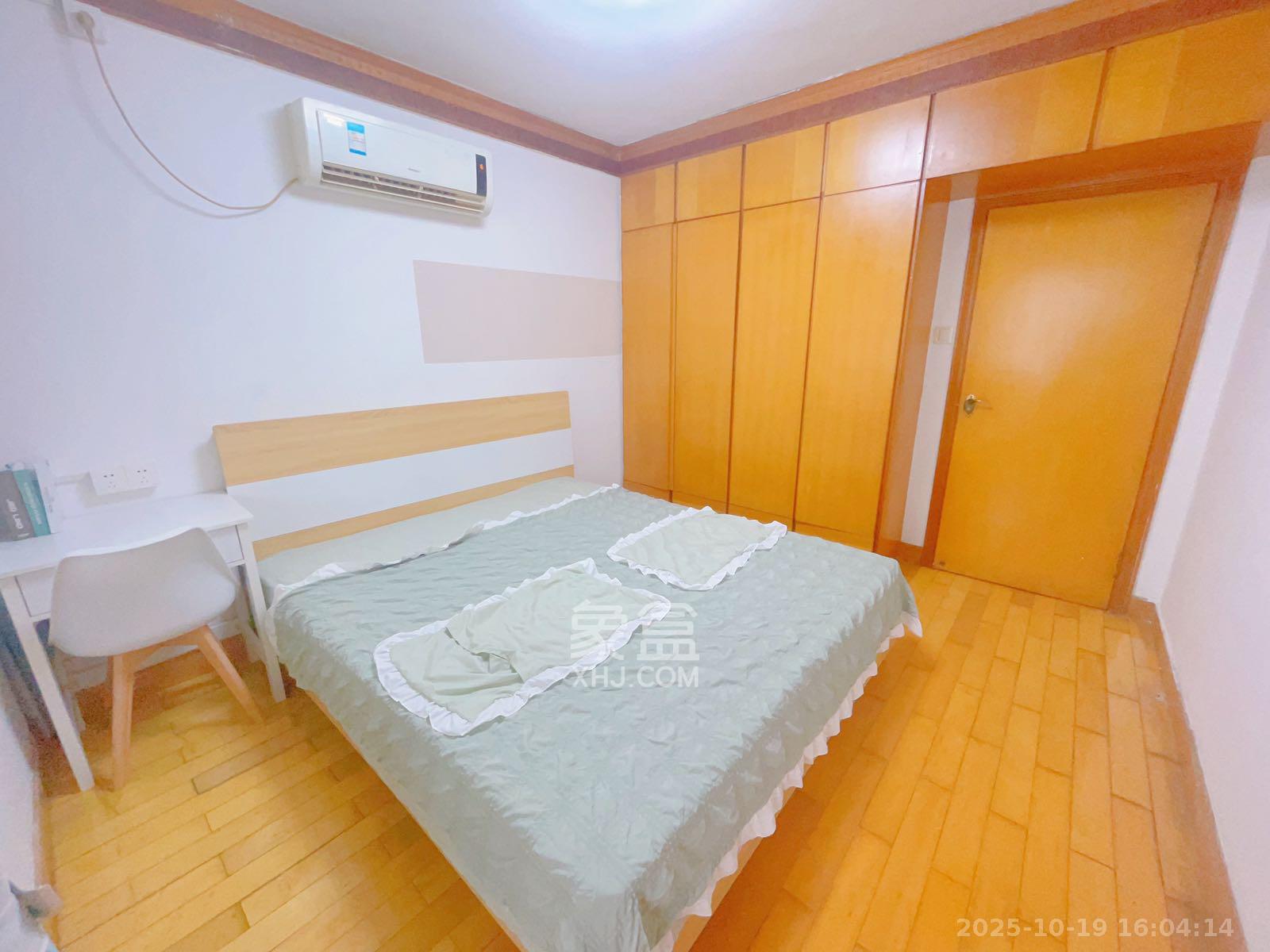 天龙花园  1室1厅1卫    2700.0元/月室内图1