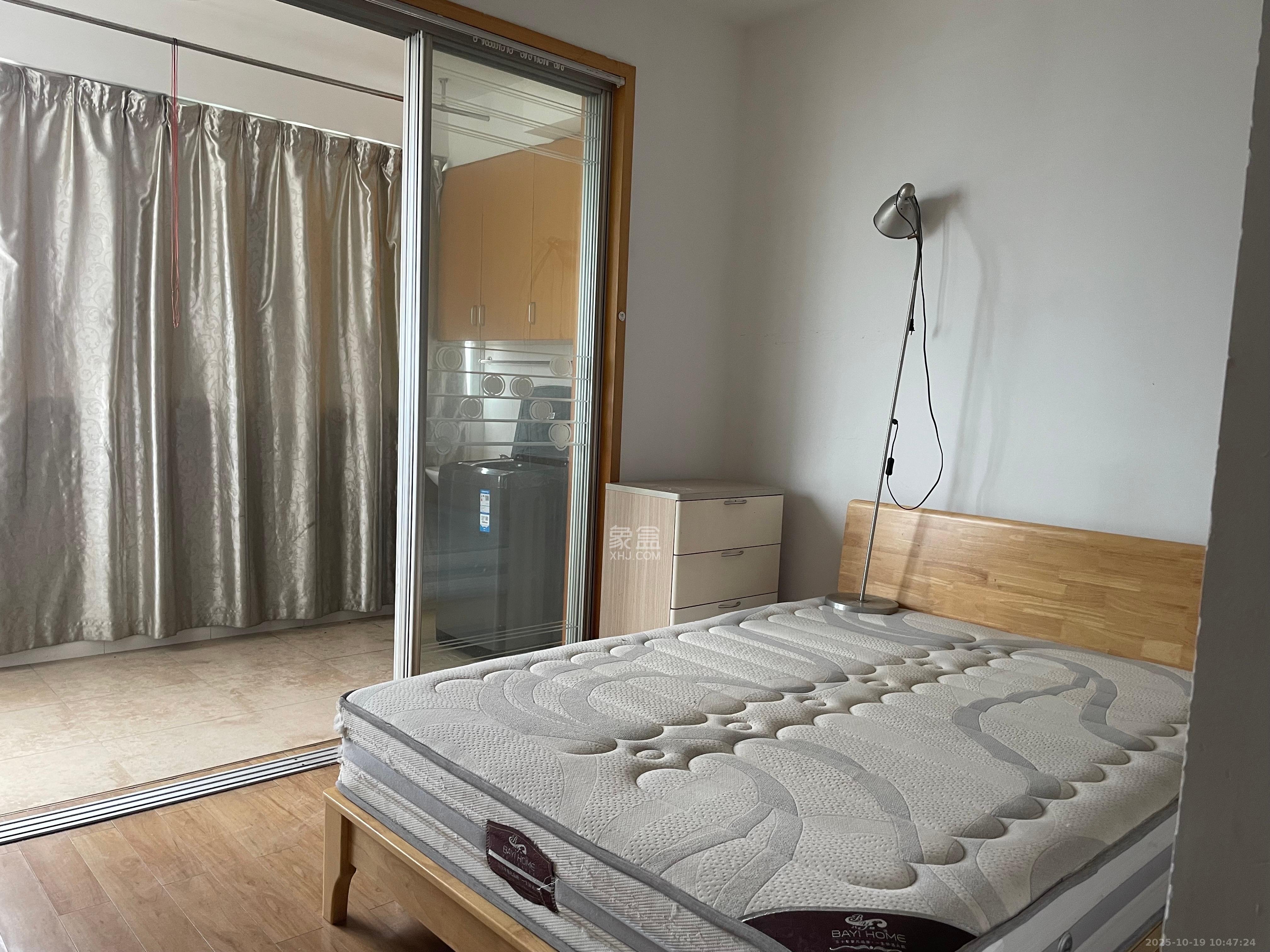 桔香鑫城  3室2厅1卫    2000.0元/月室内图