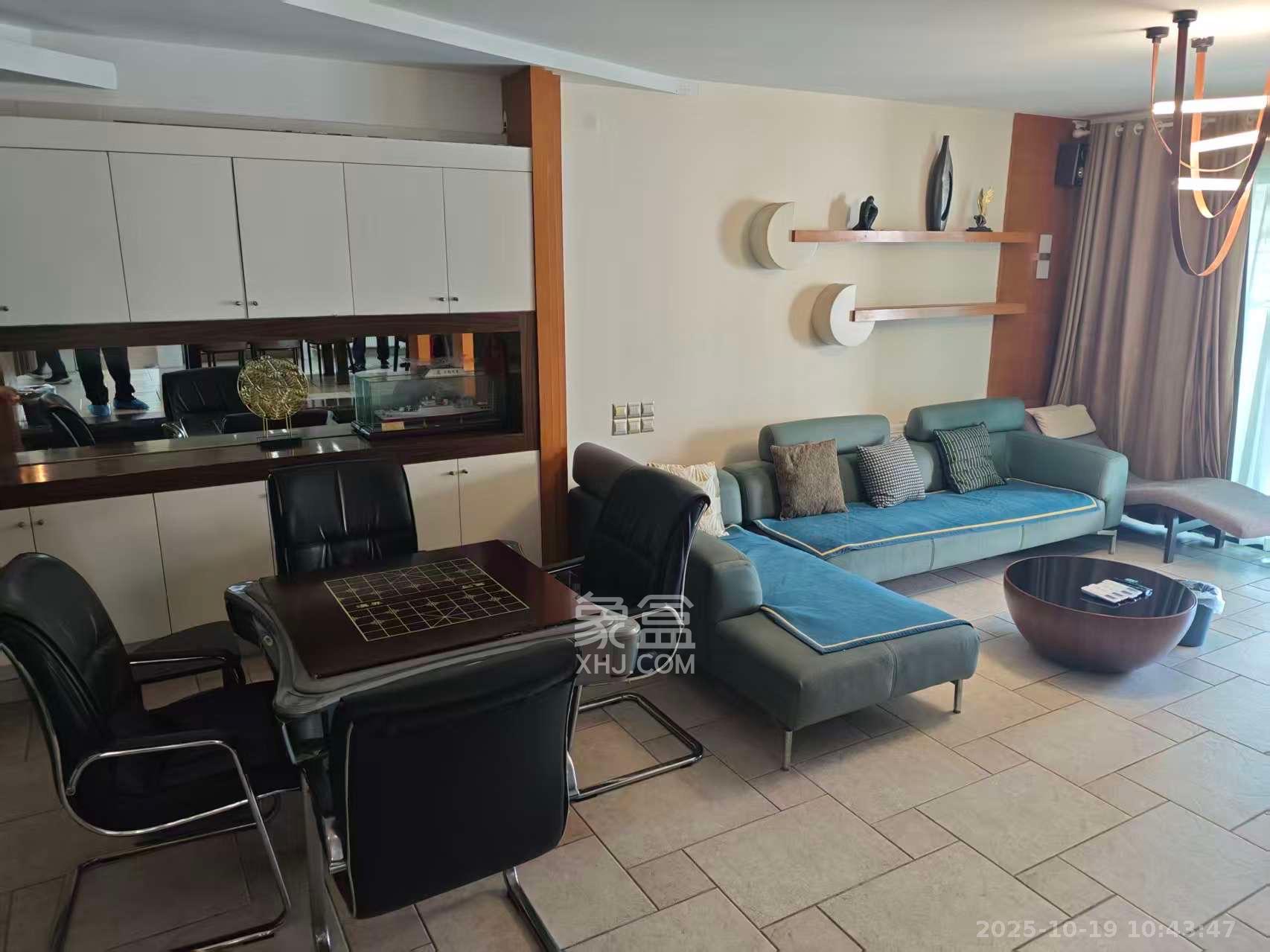 王府花园  4室2厅2卫    4200.0元/月 王府花园  4室2厅2卫    4200.0元/月