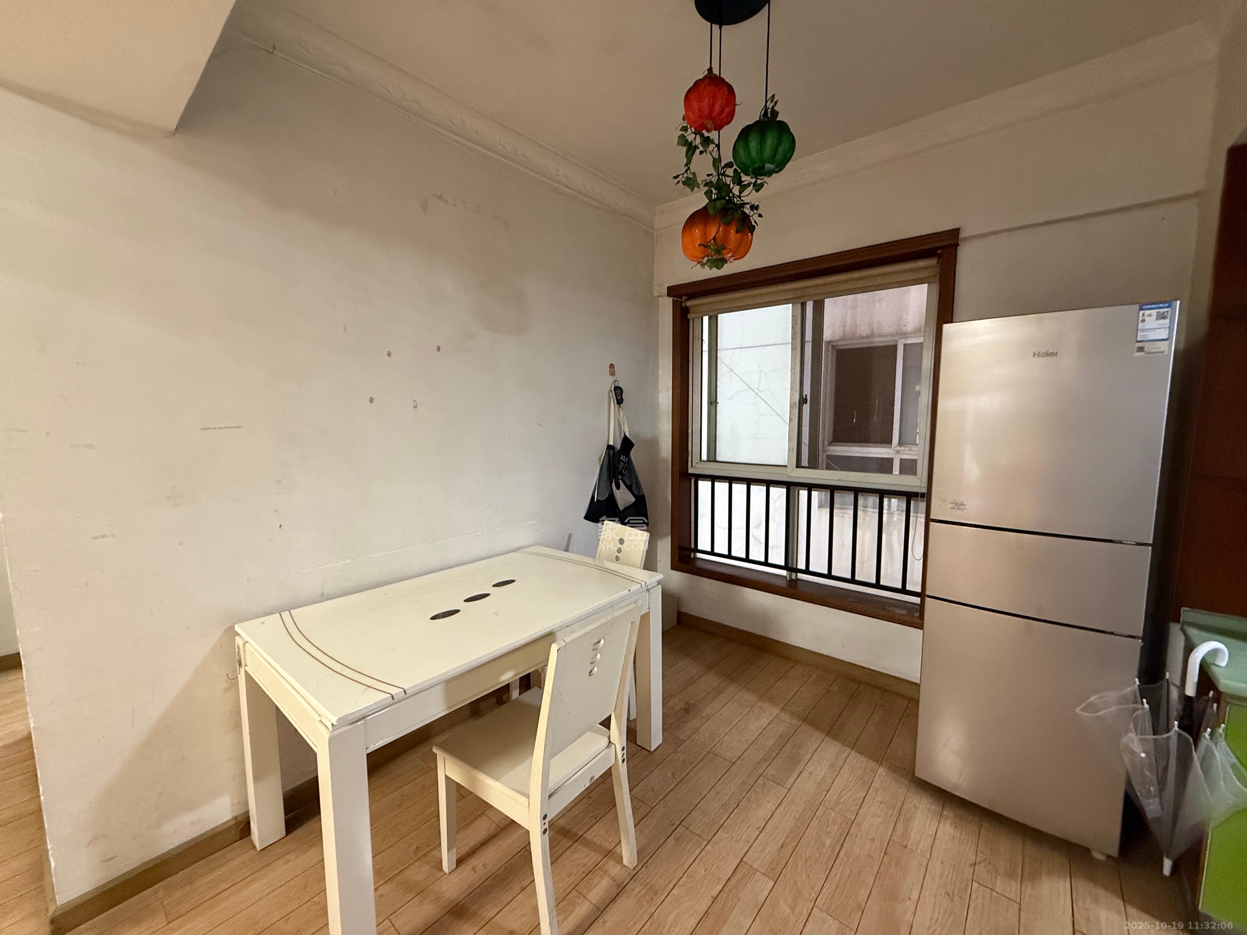 未来现代城 2室2厅1卫 1600.0元/月 未来现代城 2室2厅1卫 1600.0元/月室内图