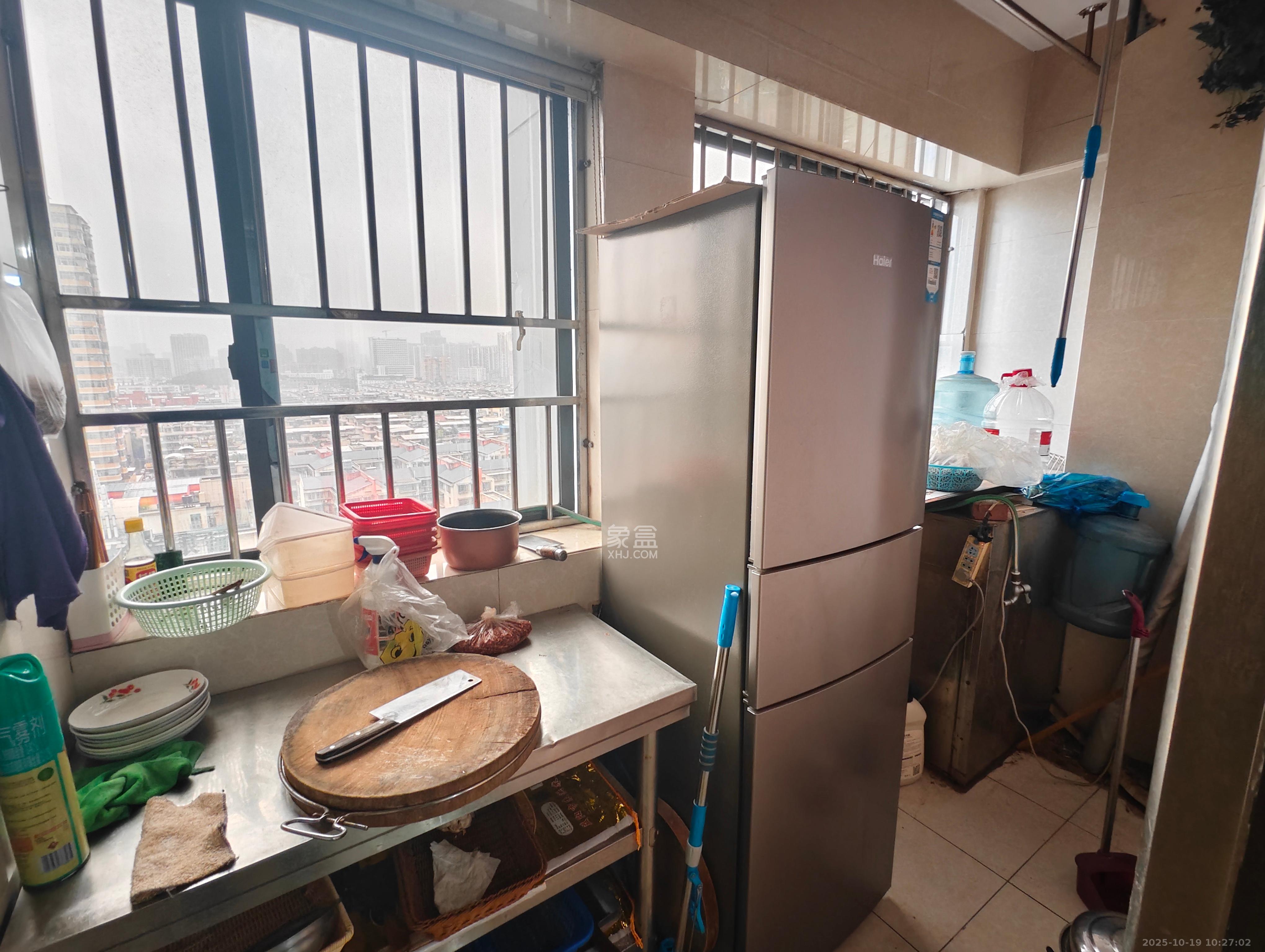 东方芙蓉 1室0厅0卫 1400.0元/月 东方芙蓉 1室0厅0卫 1400.0元/月室内图