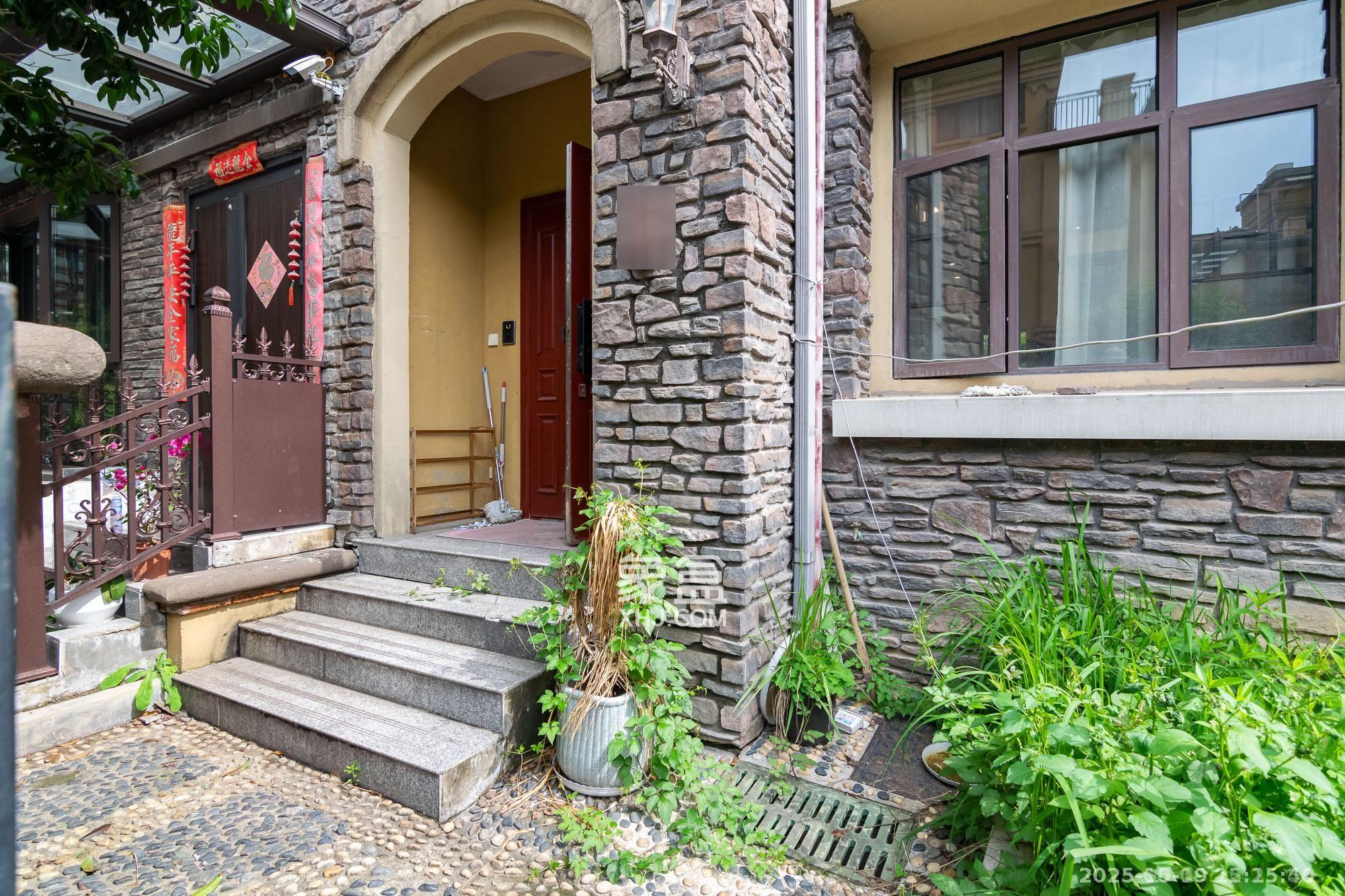 金地三千府（金地湖山樾、金地自在城）  5室2厅3卫    6500.0元/月室内图