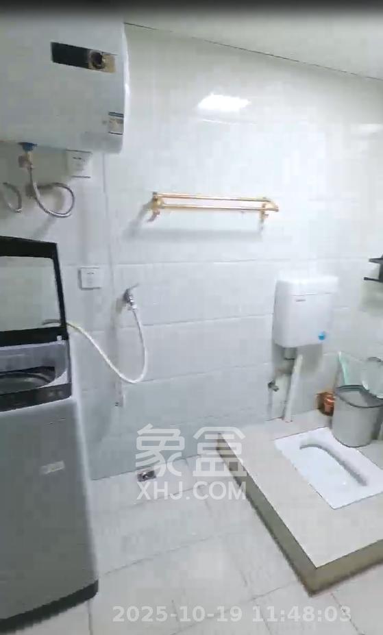 学府星城  2室1厅1卫    1600.0元/月室内图