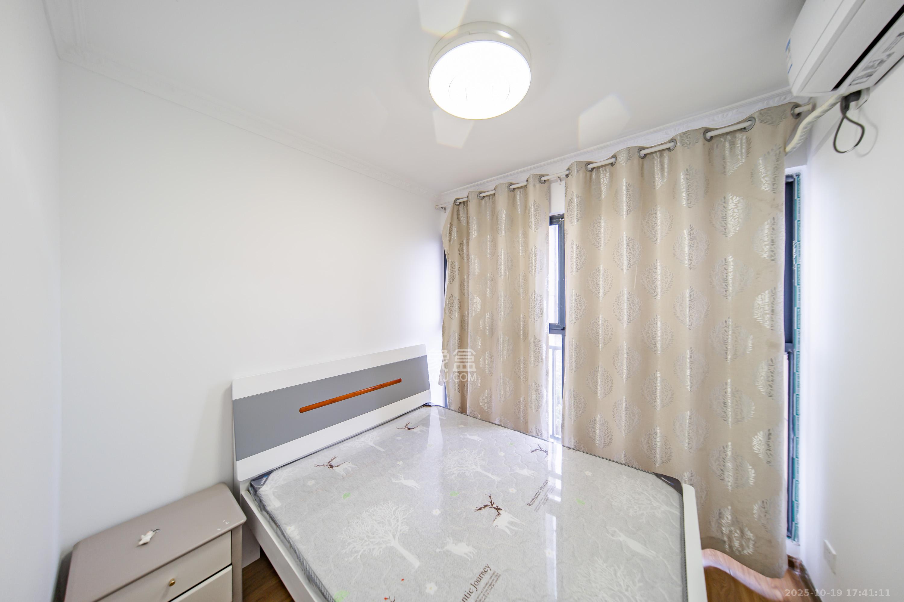 湘熙水郡(观澜海赋家园)  3室2厅2卫    130.0万 湘熙水郡(观澜海赋家园)  3室2厅2卫    130.0万卧室